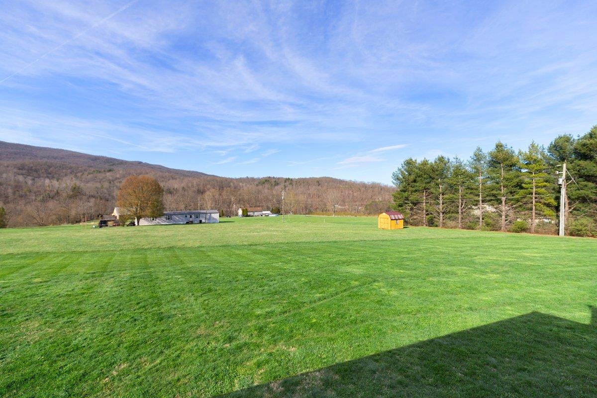 247 Penvir Road Narrows VA 24124