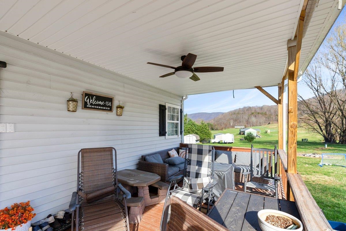 247 Penvir Road Narrows VA 24124