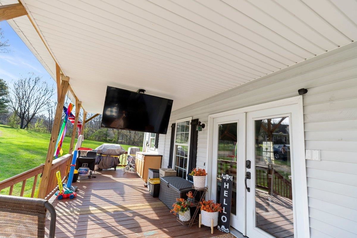 247 Penvir Road Narrows VA 24124