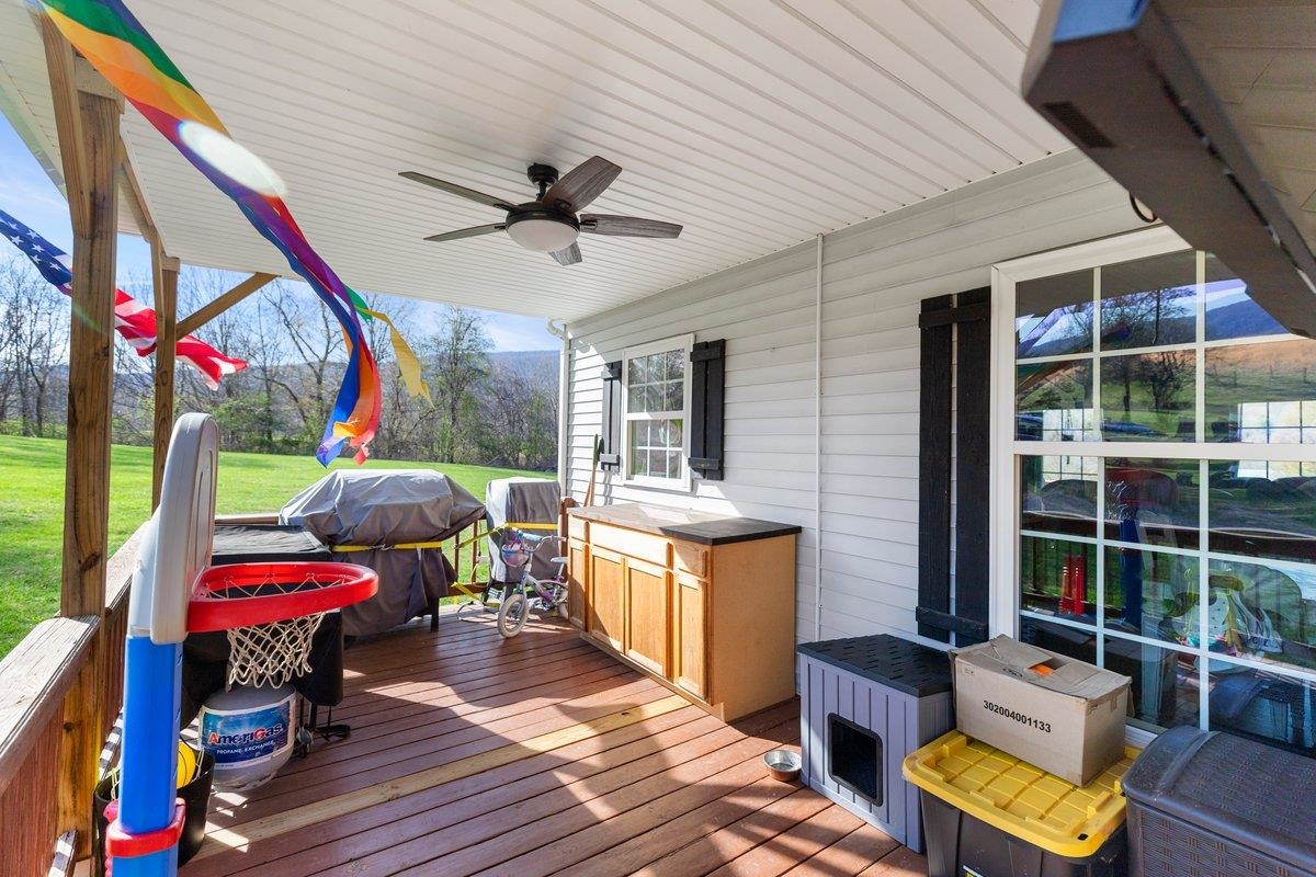 247 Penvir Road Narrows VA 24124