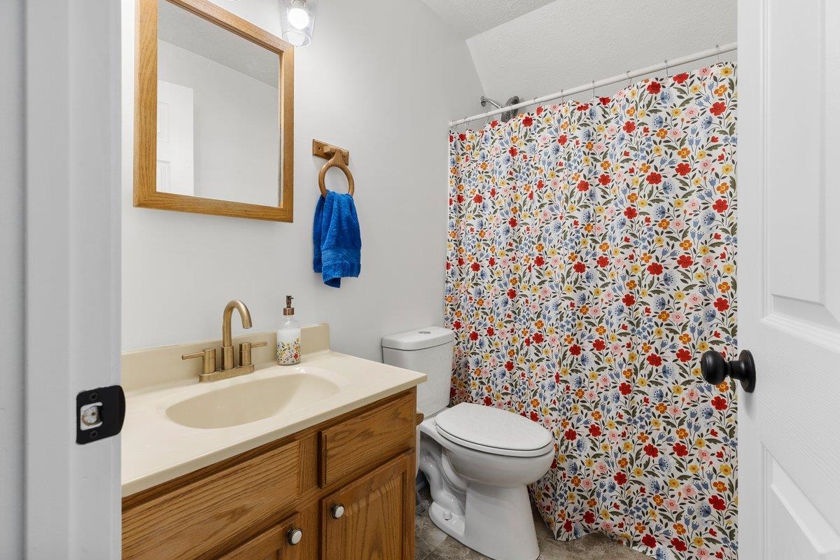 247 Penvir Road Narrows VA 24124