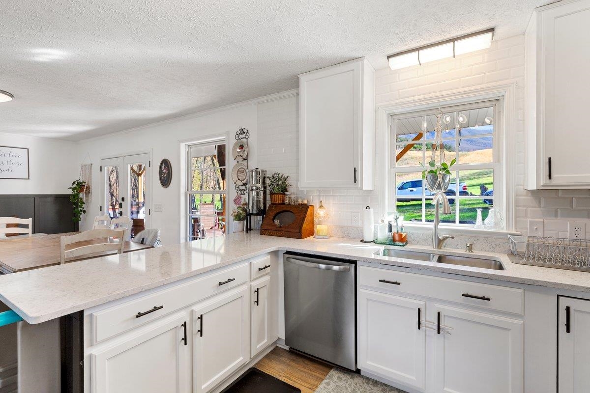 247 Penvir Road Narrows VA 24124