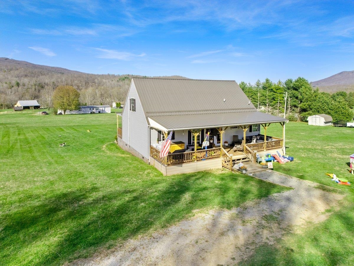 247 Penvir Road Narrows VA 24124