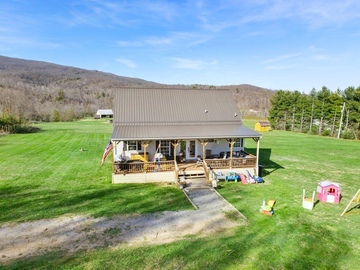 247 Penvir Road Narrows VA 24124
