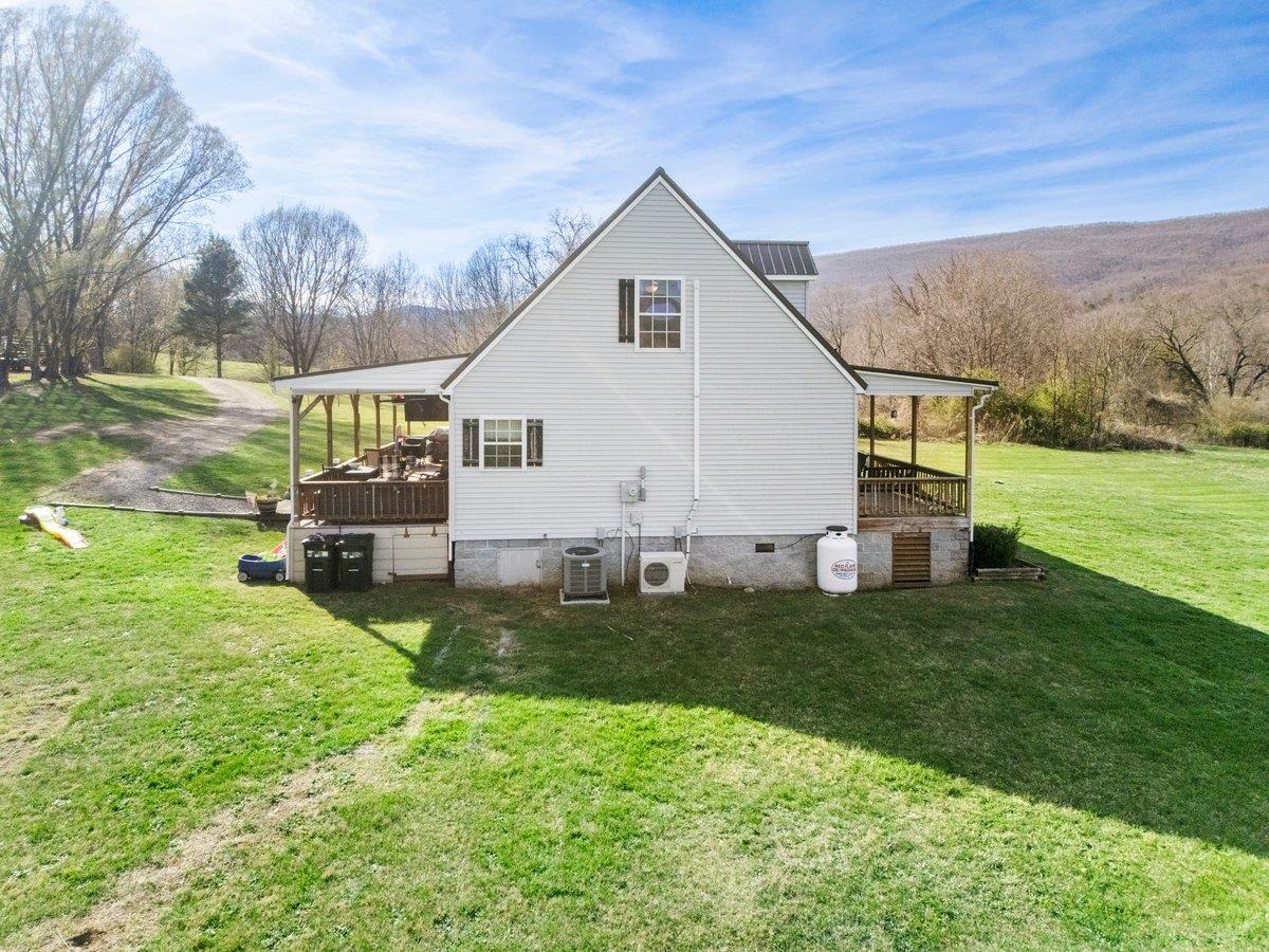 247 Penvir Road Narrows VA 24124