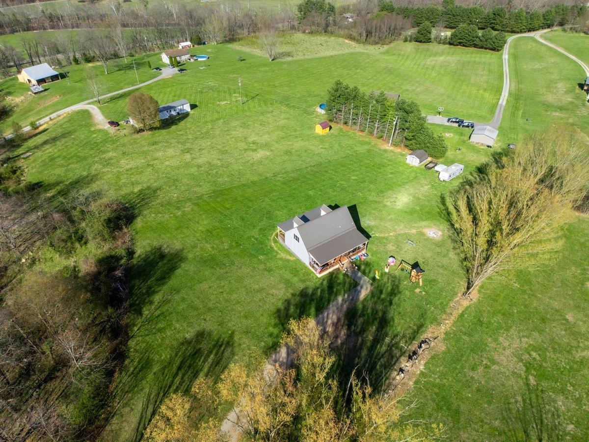 247 Penvir Road Narrows VA 24124