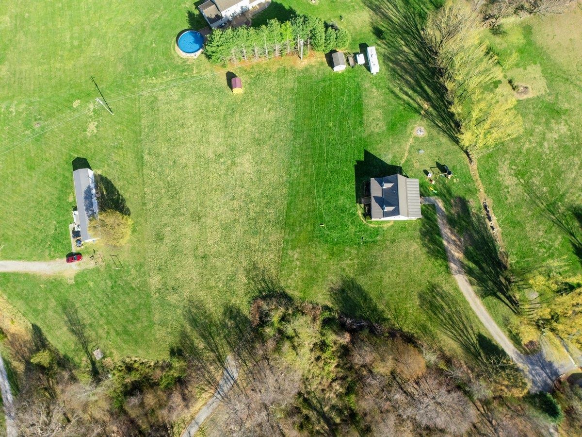 247 Penvir Road Narrows VA 24124