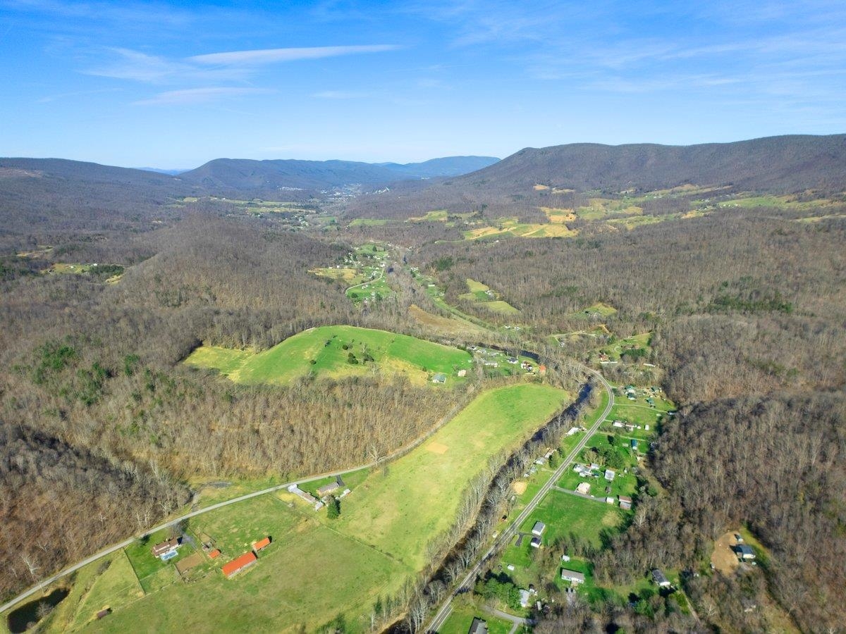 247 Penvir Road Narrows VA 24124