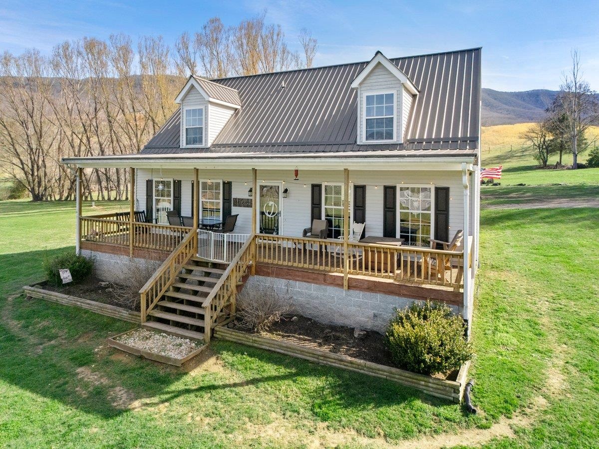 247 Penvir Road Narrows VA 24124