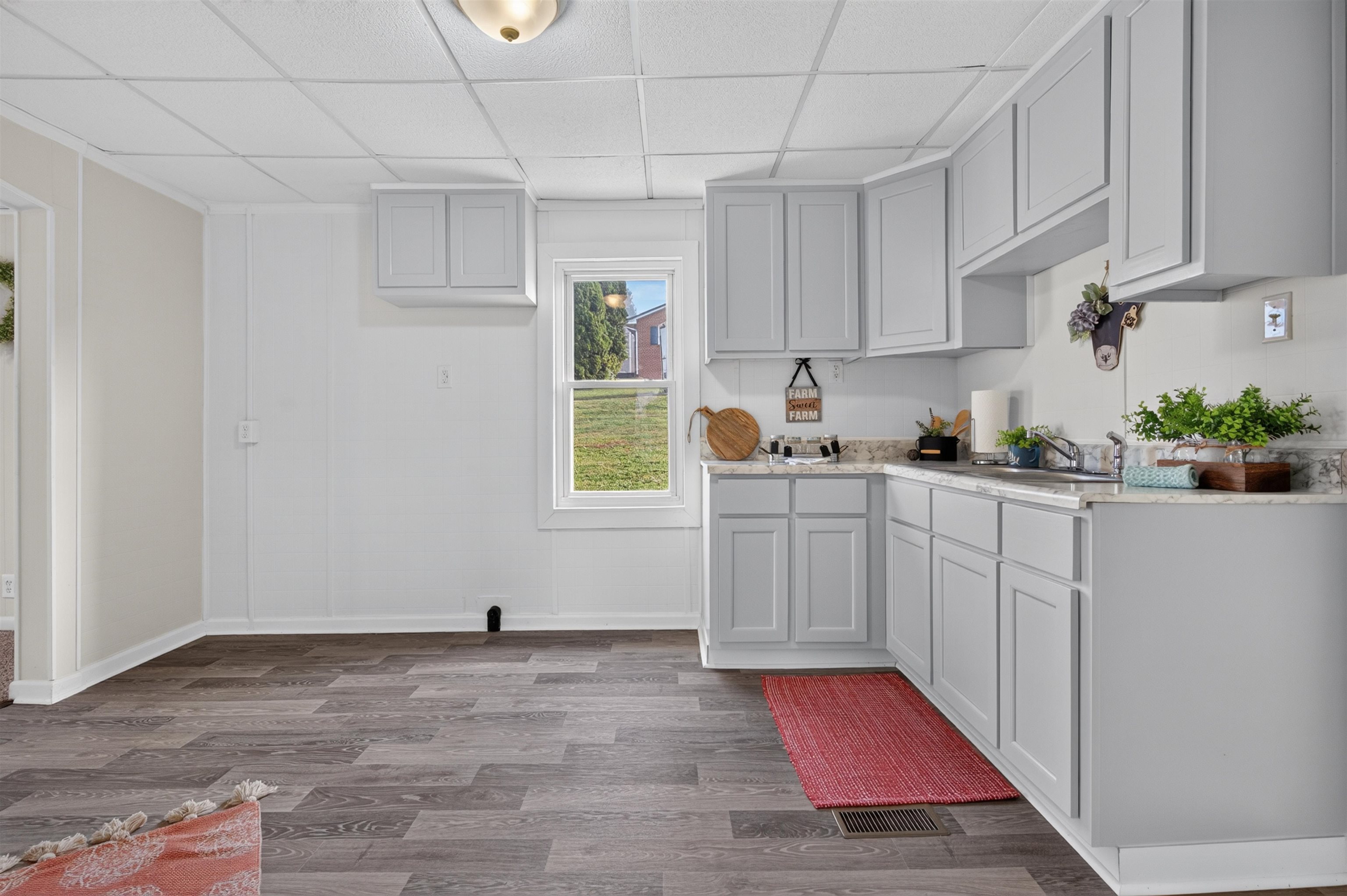 3445 W Lee Highway Wytheville VA 24382