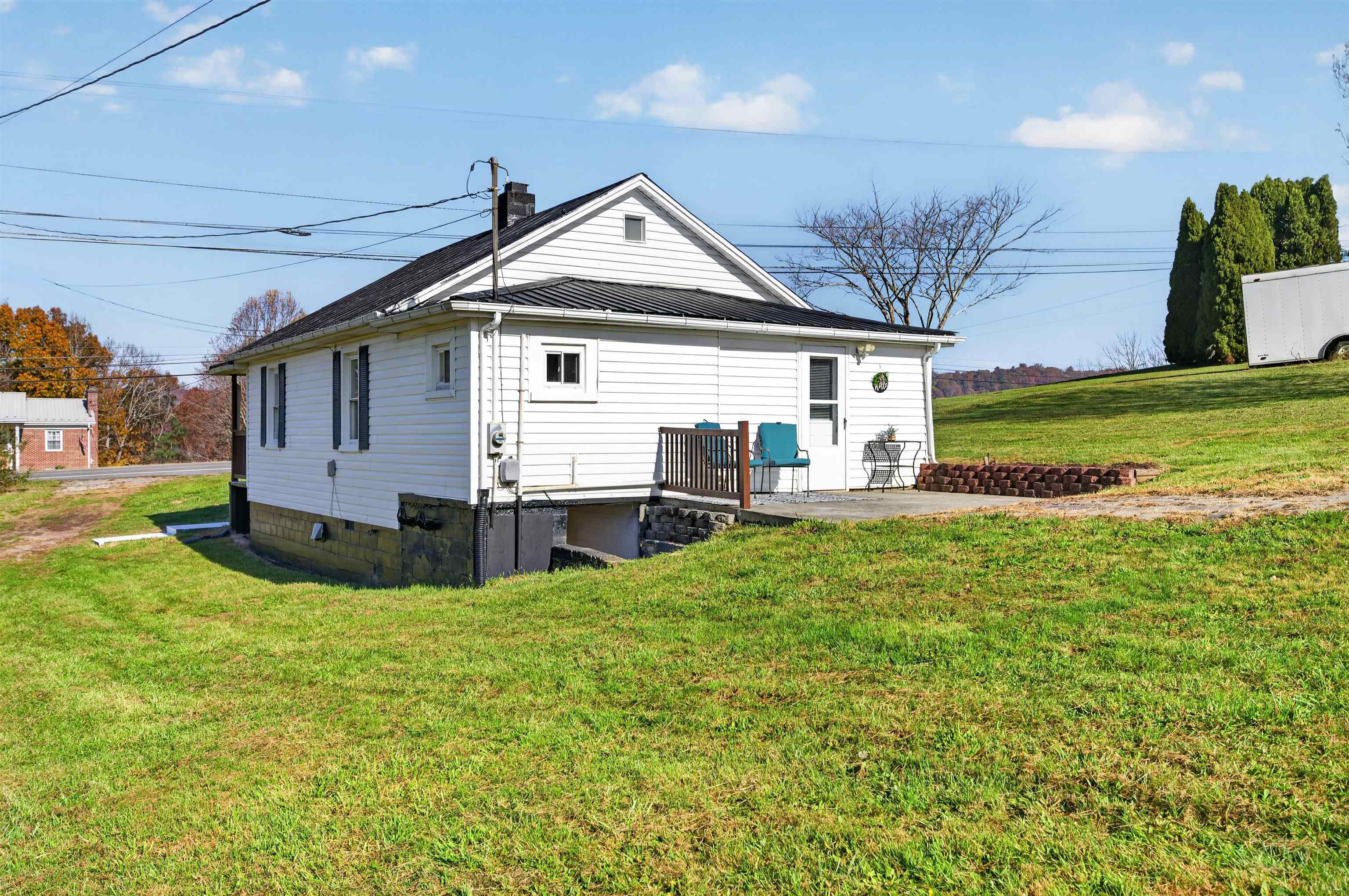 3445 W Lee Highway Wytheville VA 24382