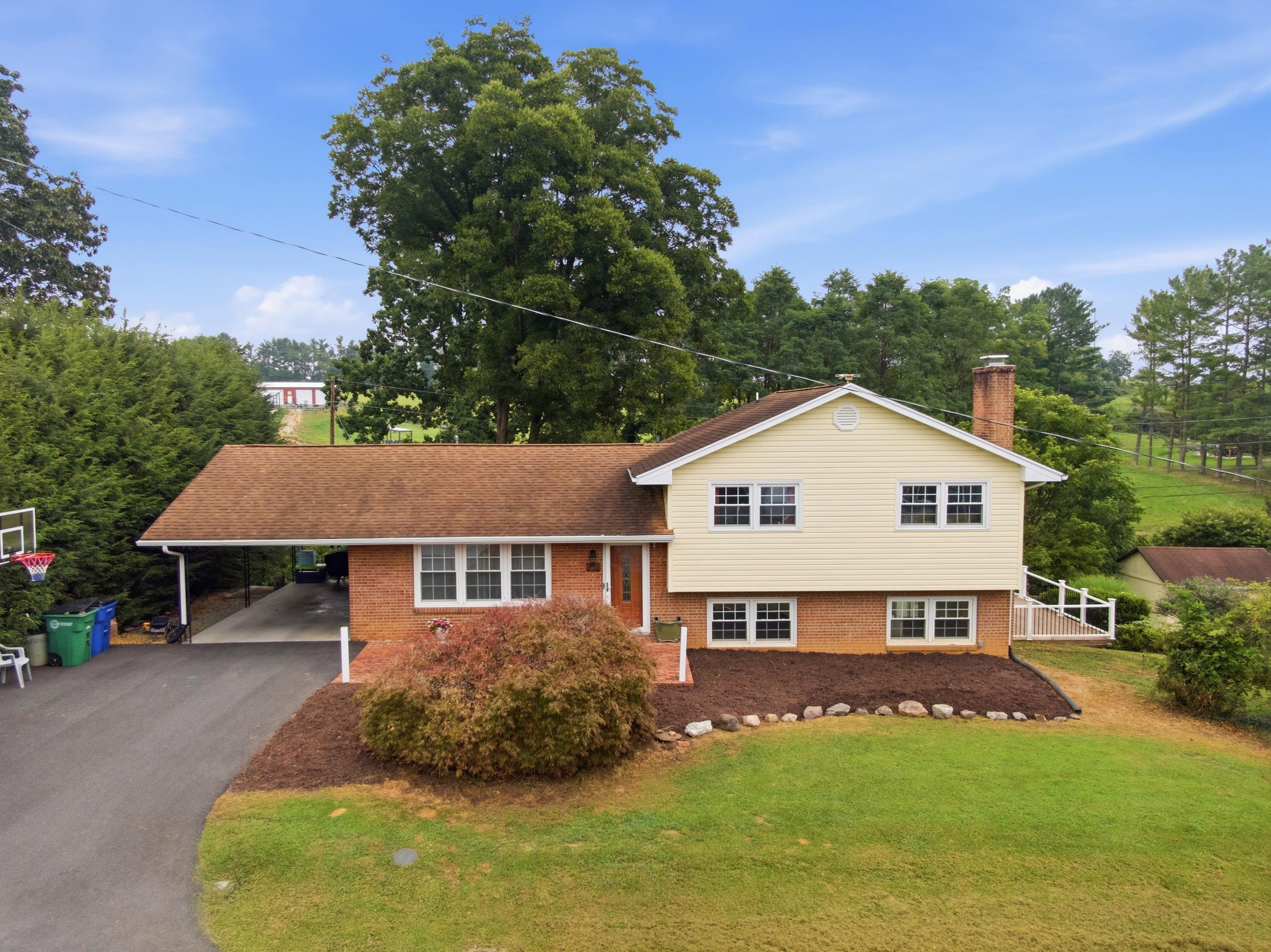 75 Walnut Drive NW Christiansburg VA 24073