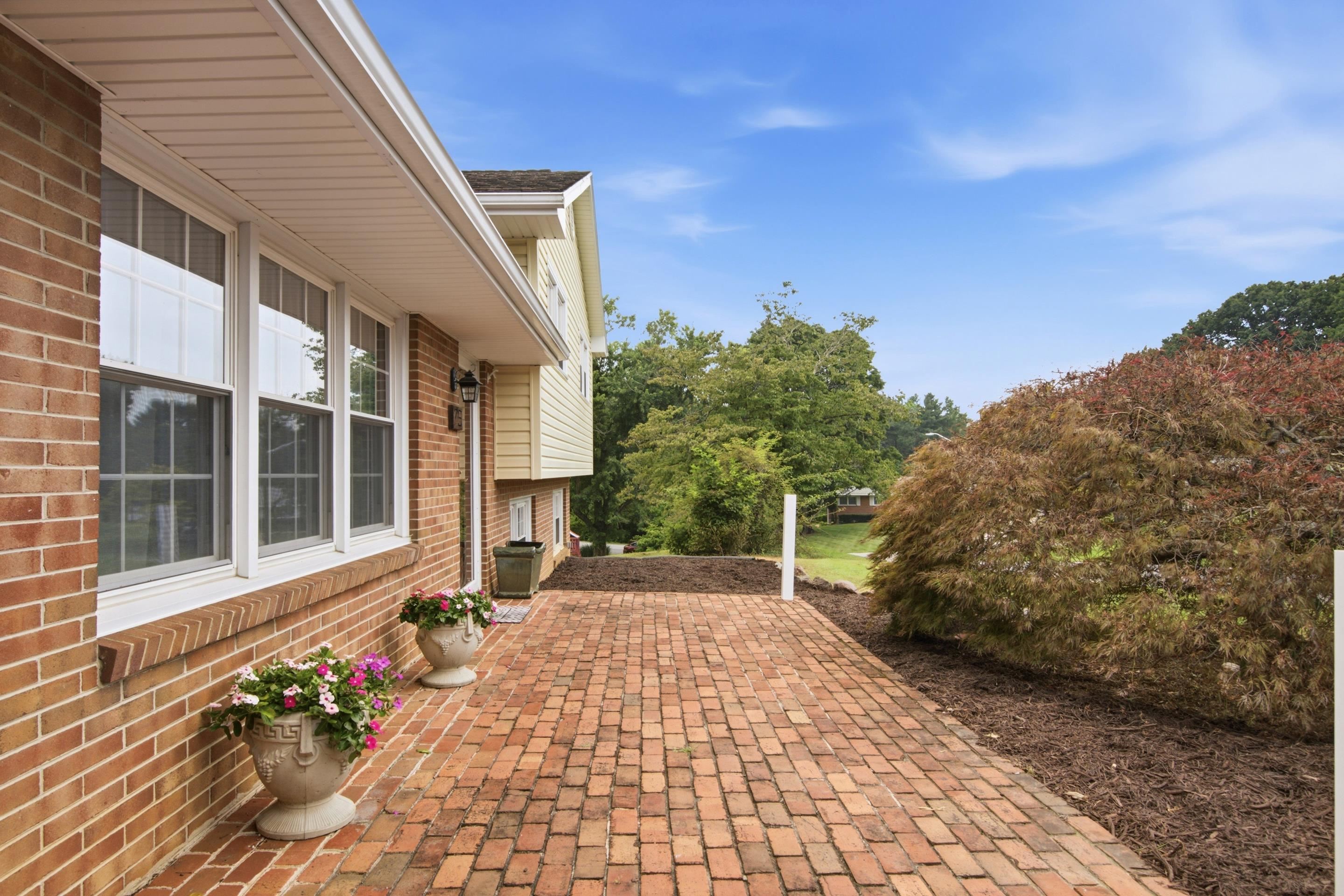 75 Walnut Drive NW Christiansburg VA 24073