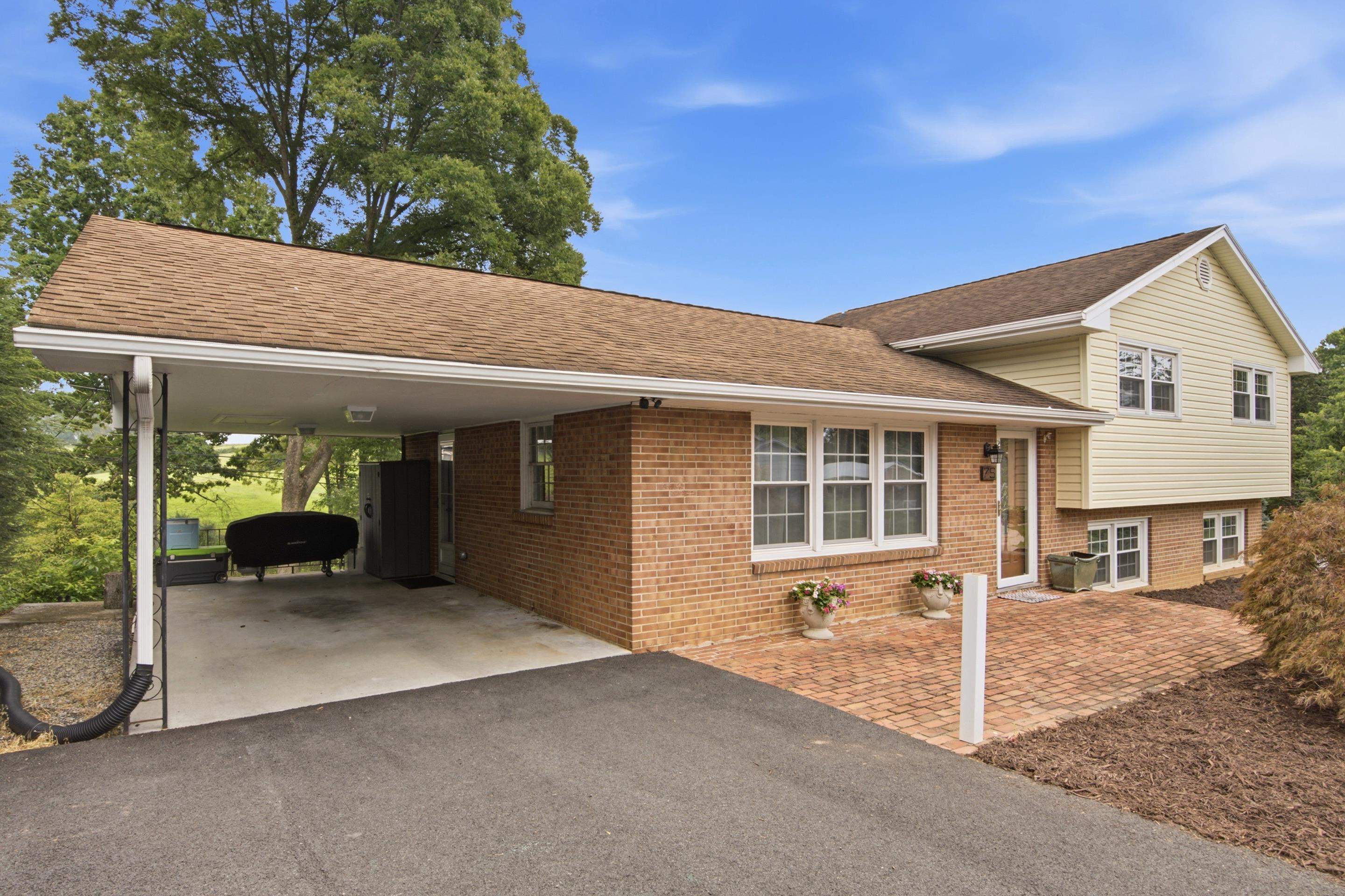 75 Walnut Drive NW Christiansburg VA 24073
