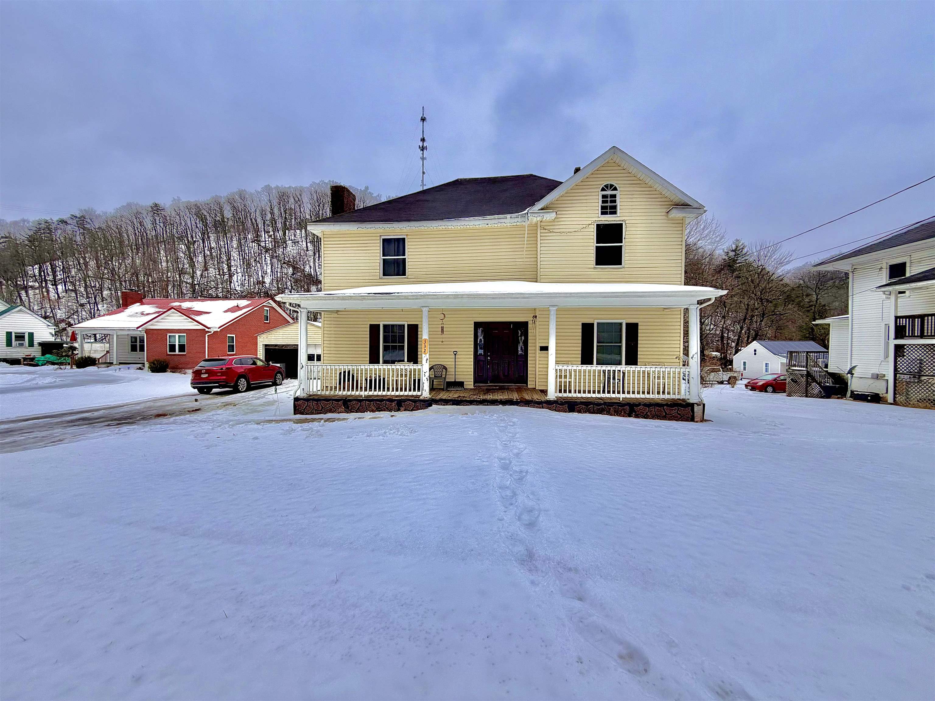 332 S College Avenue Bluefield VA 24605