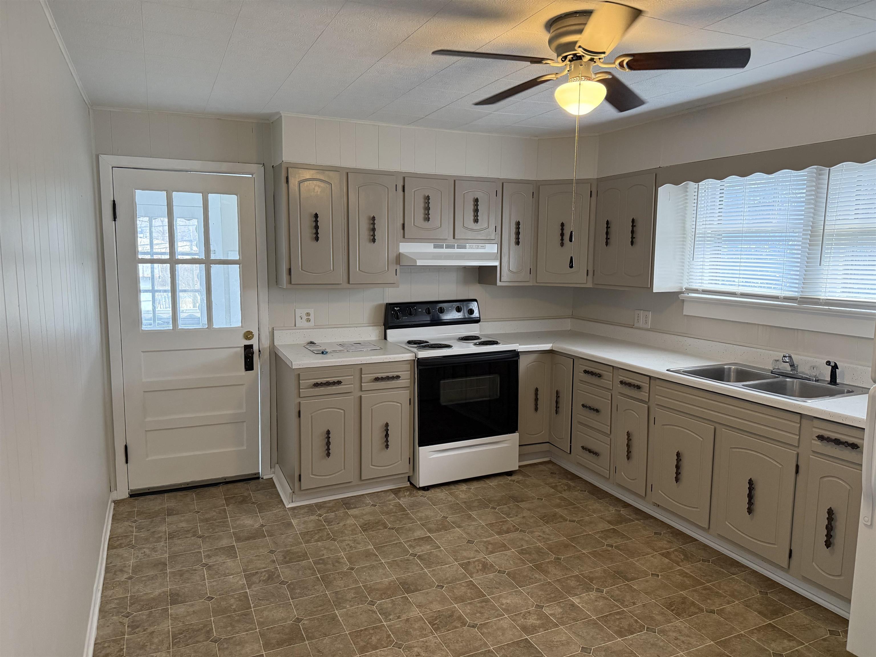 104 Sharp Street Pearisburg VA 24134