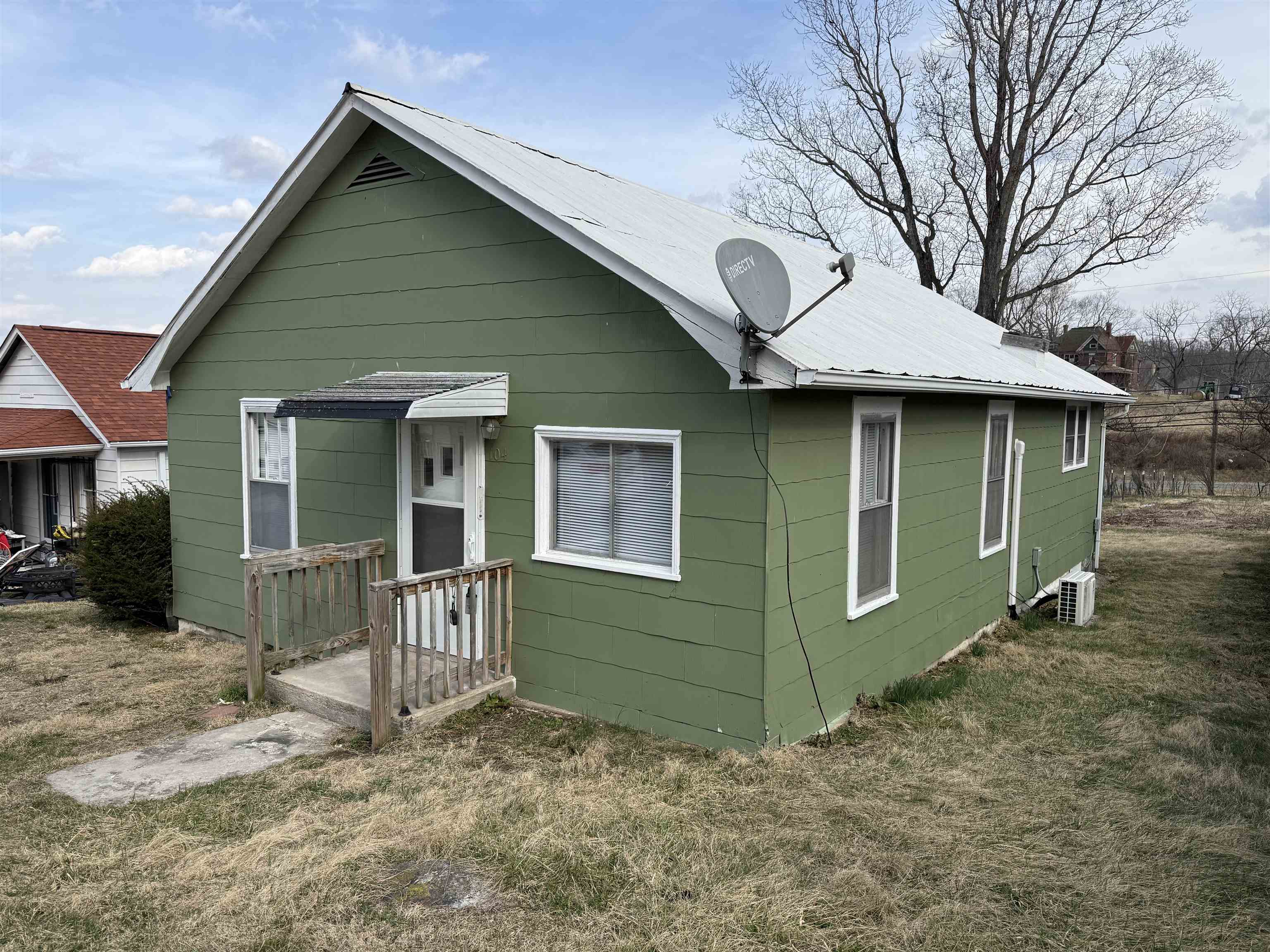 104 Sharp Street Pearisburg VA 24134