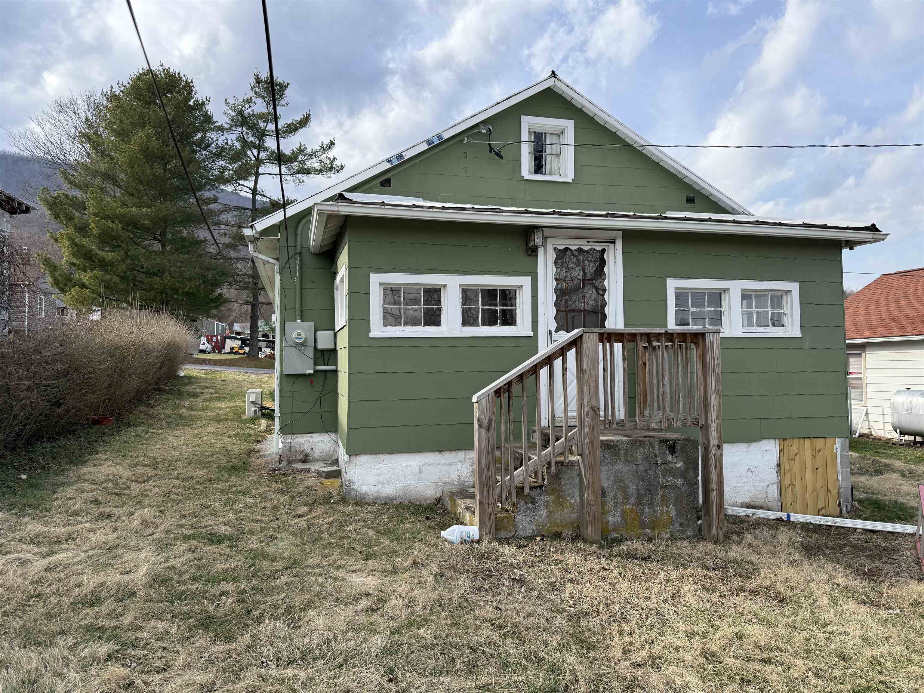 104 Sharp Street Pearisburg VA 24134