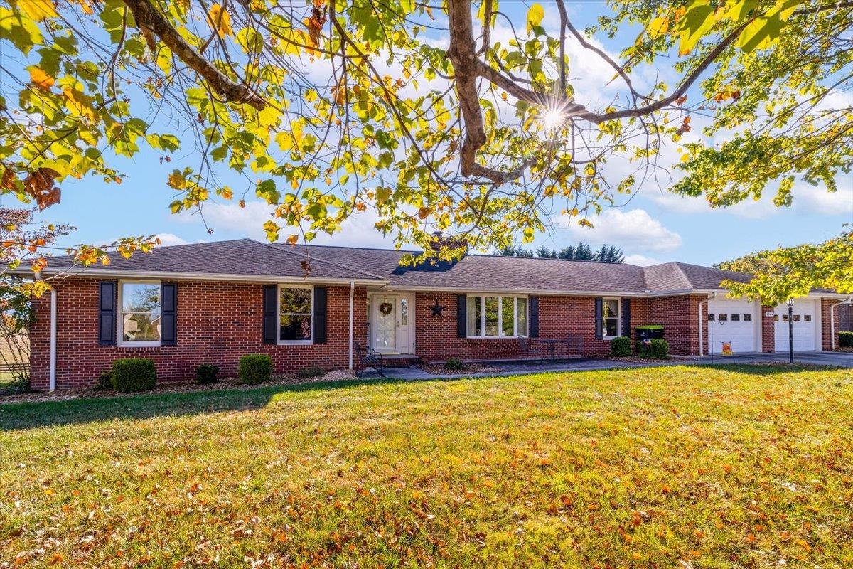 1004 Morehead Lane Pulaski VA 24301