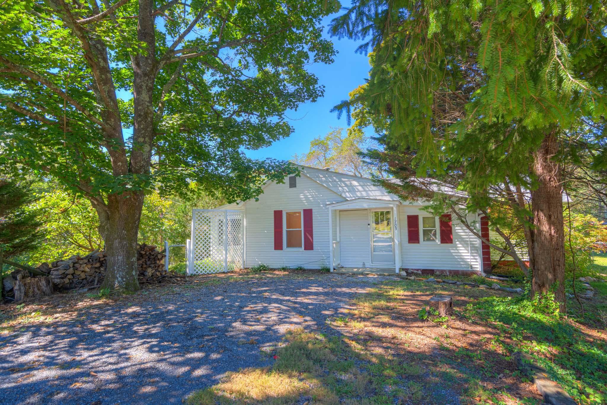 Blacksburg VA, 1703 Butternut Road