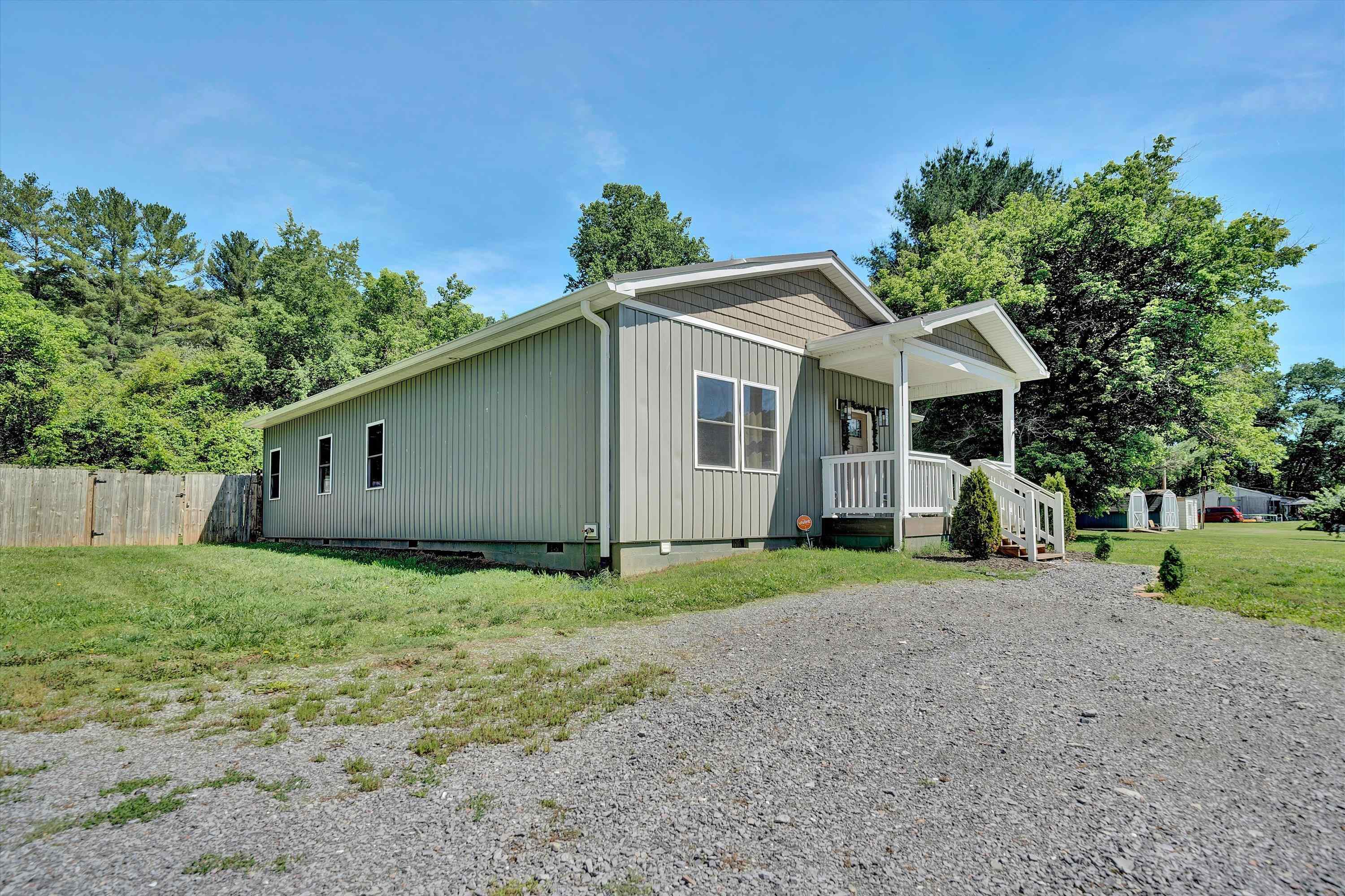 1870 Wolf Creek Road Narrows VA 24124
