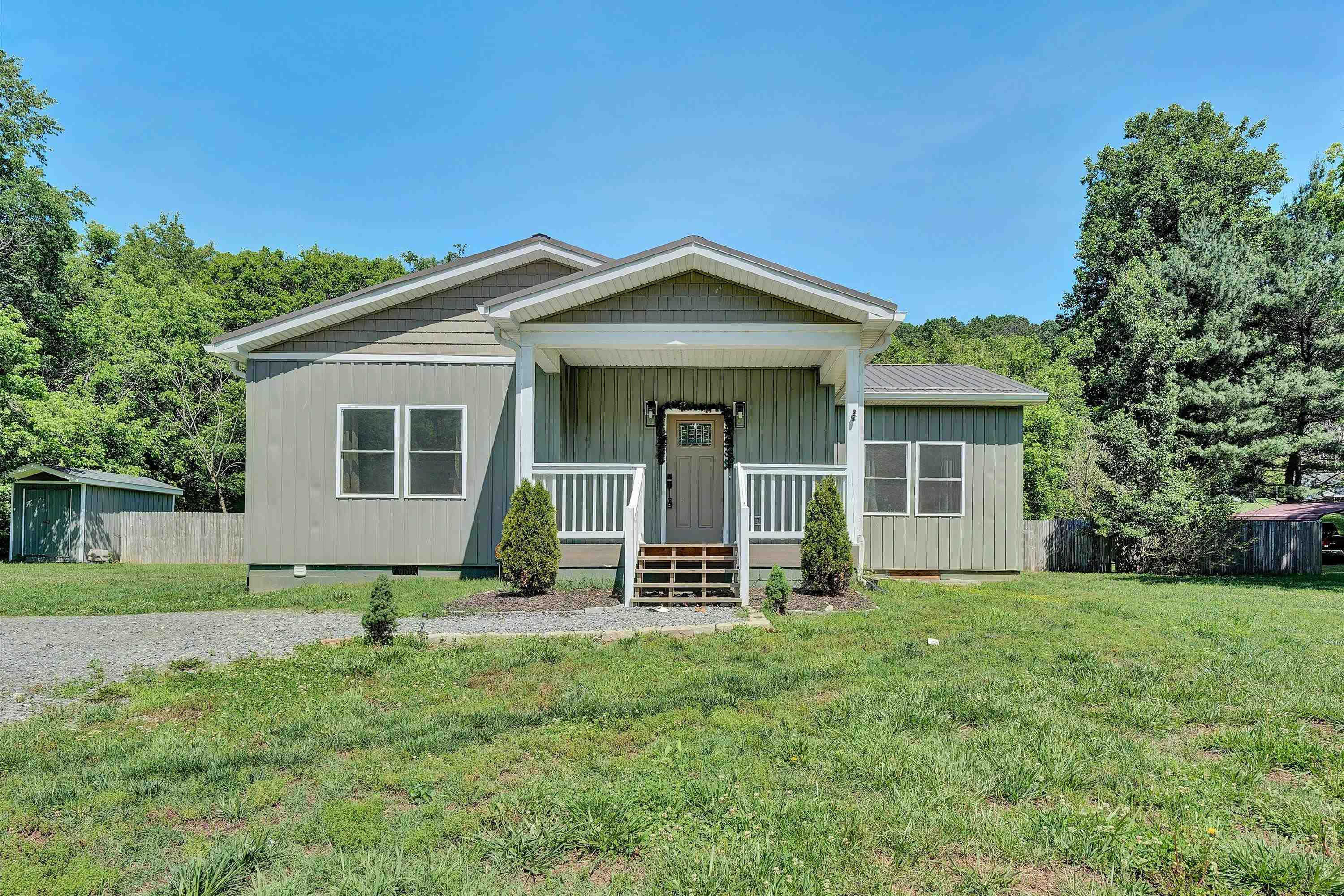 1870 Wolf Creek Road Narrows VA 24124