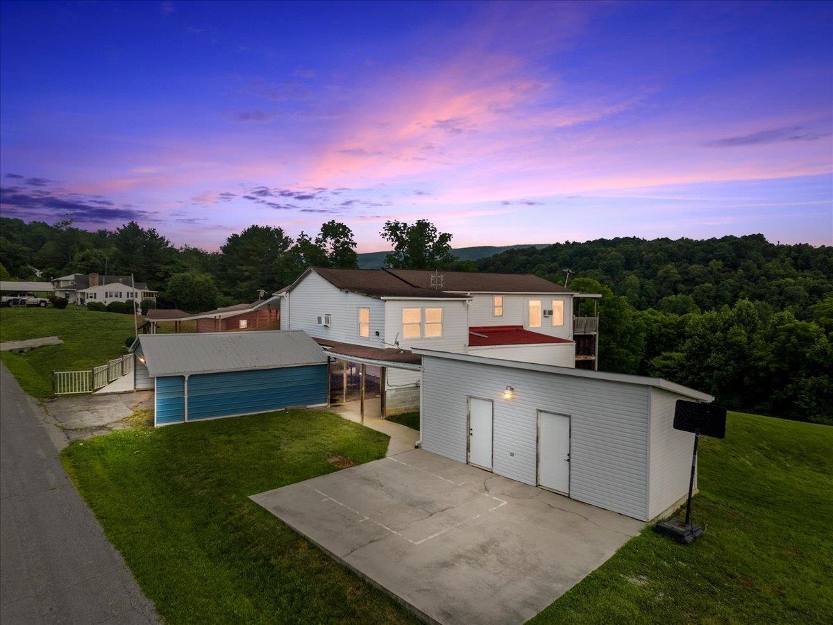 318 Sunny Ridge Road Pearisburg VA 24134