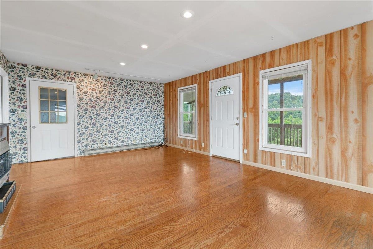 318 Sunny Ridge Road Pearisburg VA 24134