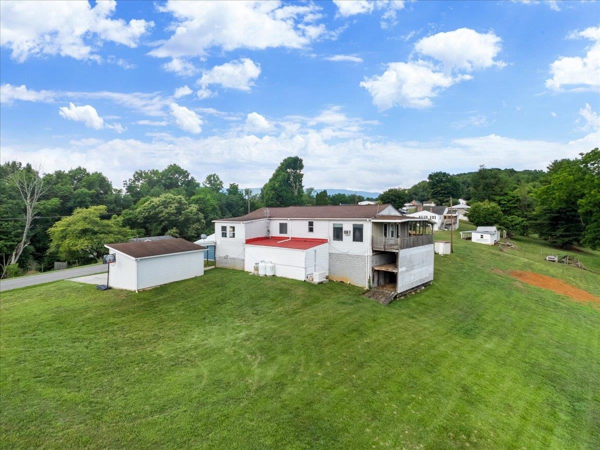 318 Sunny Ridge Road Pearisburg VA 24134
