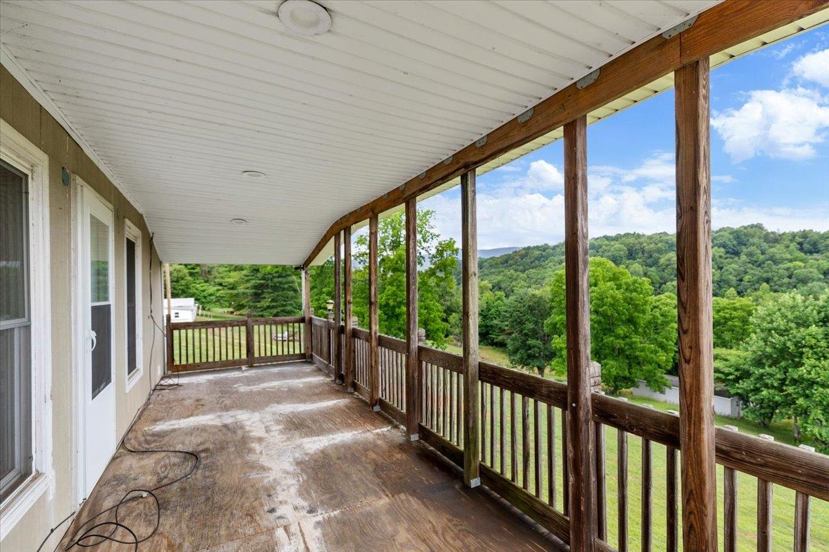 318 Sunny Ridge Road Pearisburg VA 24134