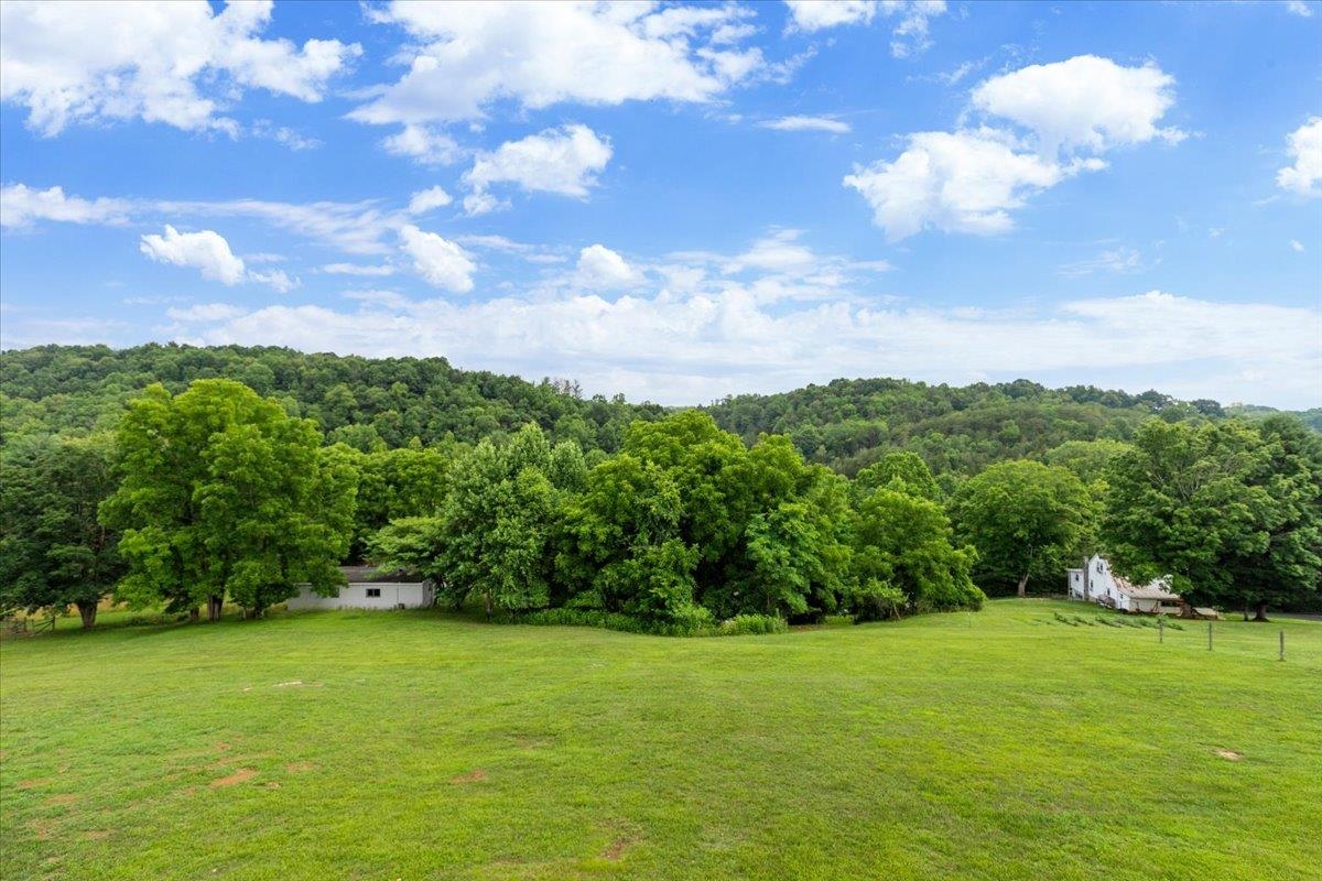 318 Sunny Ridge Road Pearisburg VA 24134
