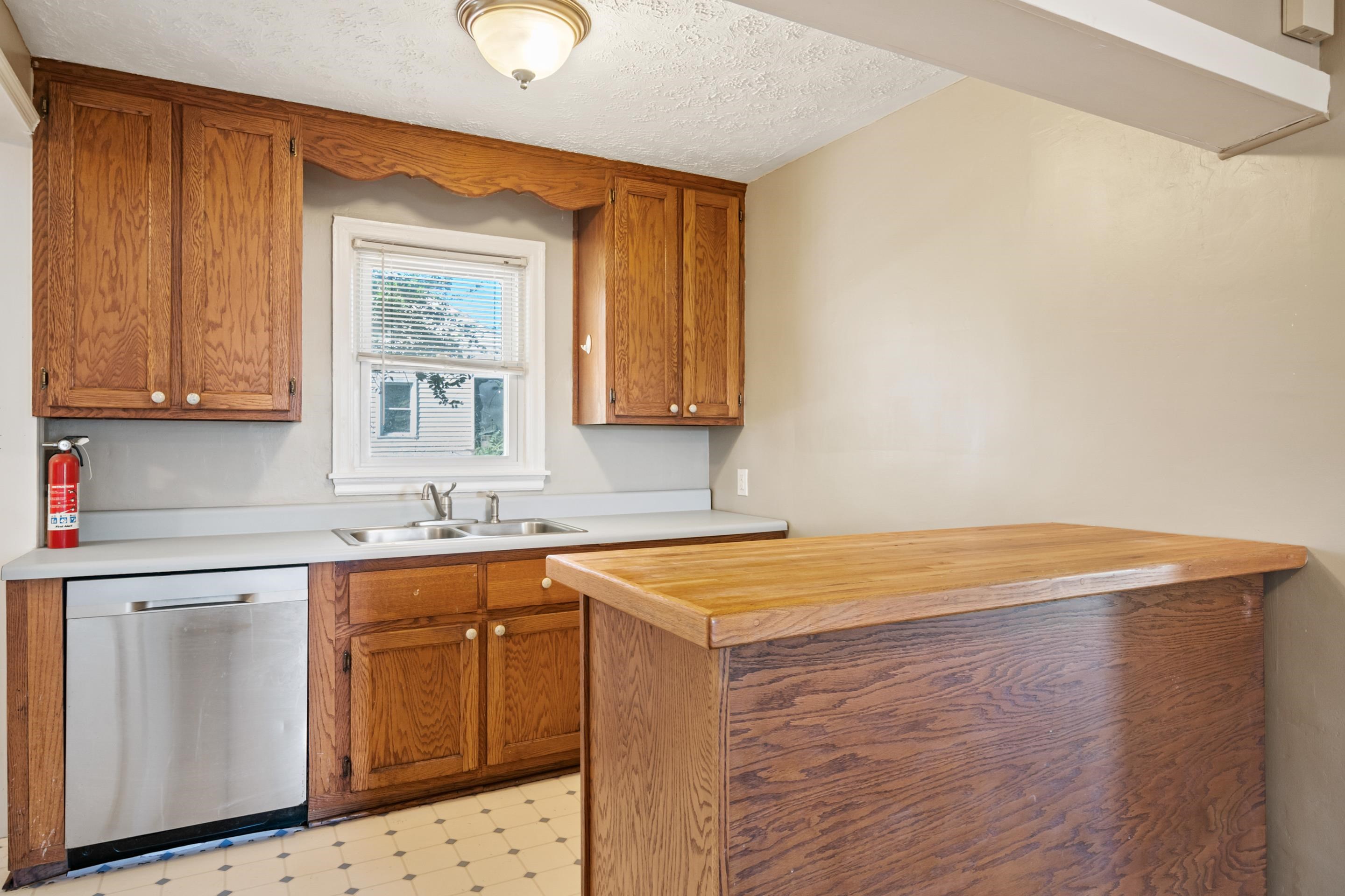6821 Pulaski Avenue Radford VA 24141