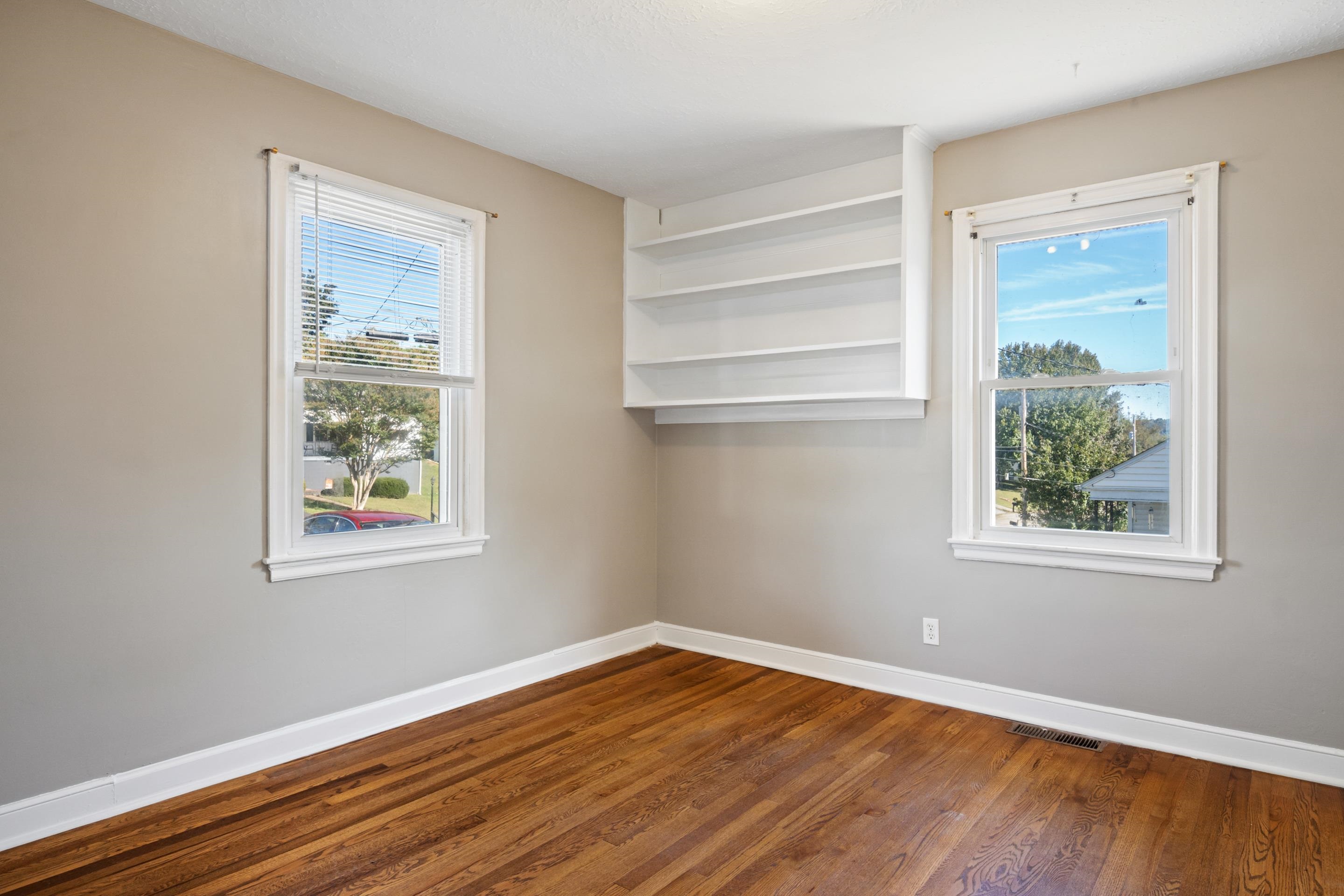 6821 Pulaski Avenue Radford VA 24141