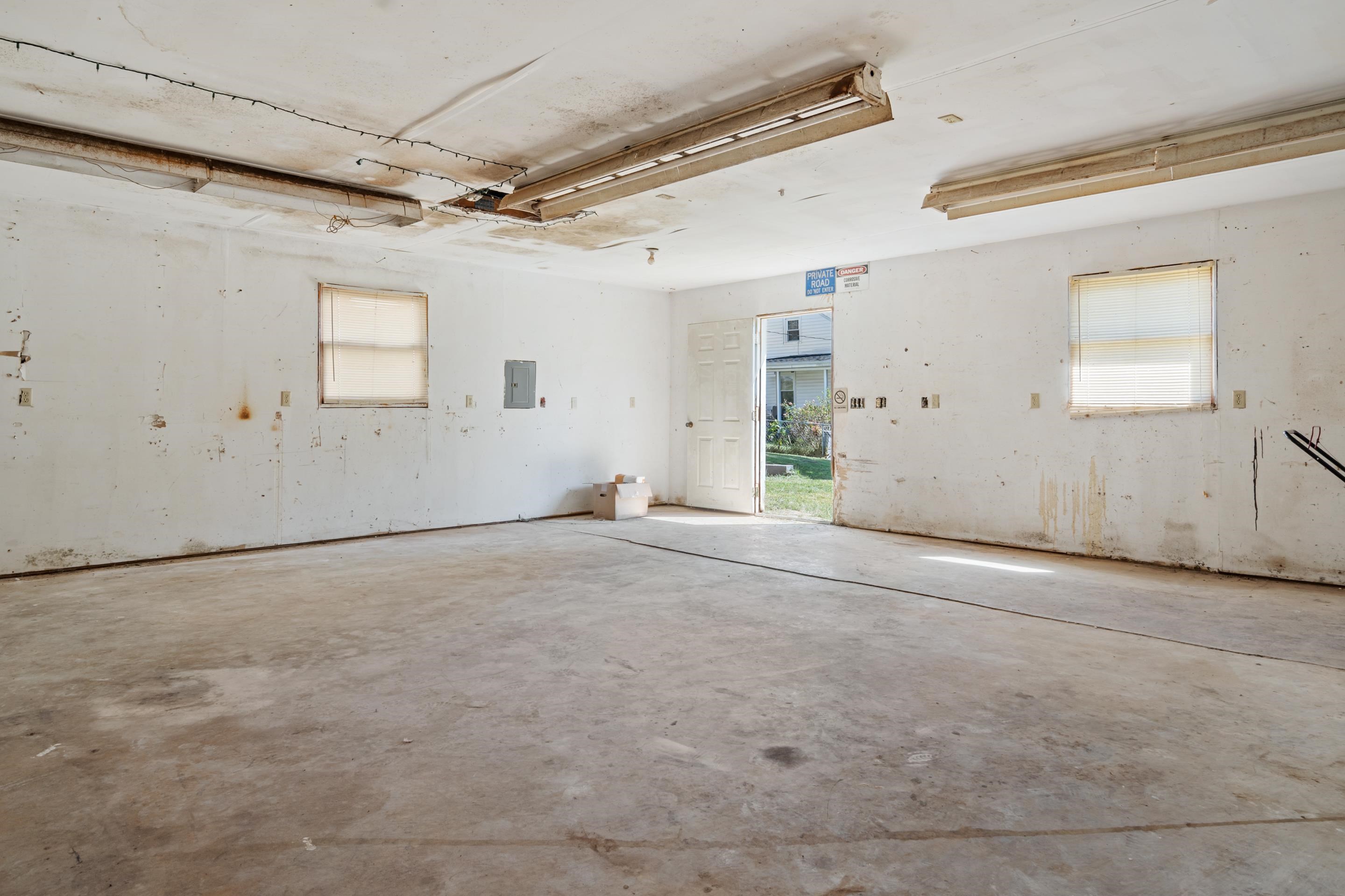 6821 Pulaski Avenue Radford VA 24141