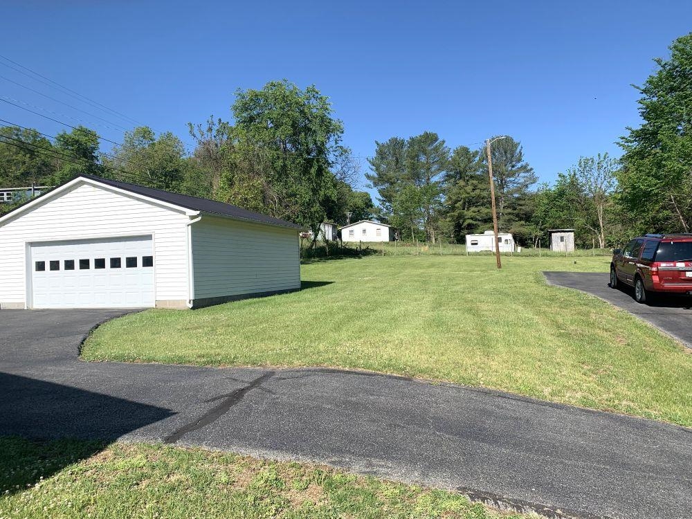 2375 Wolf Creek Road Narrows VA 24124
