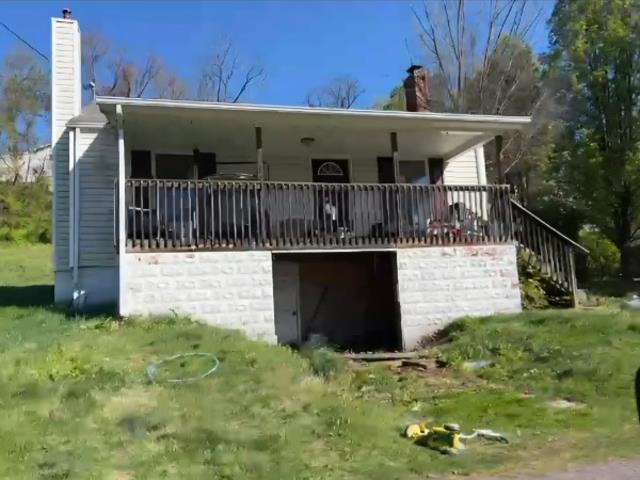 204 Locust Street Narrows VA 24124