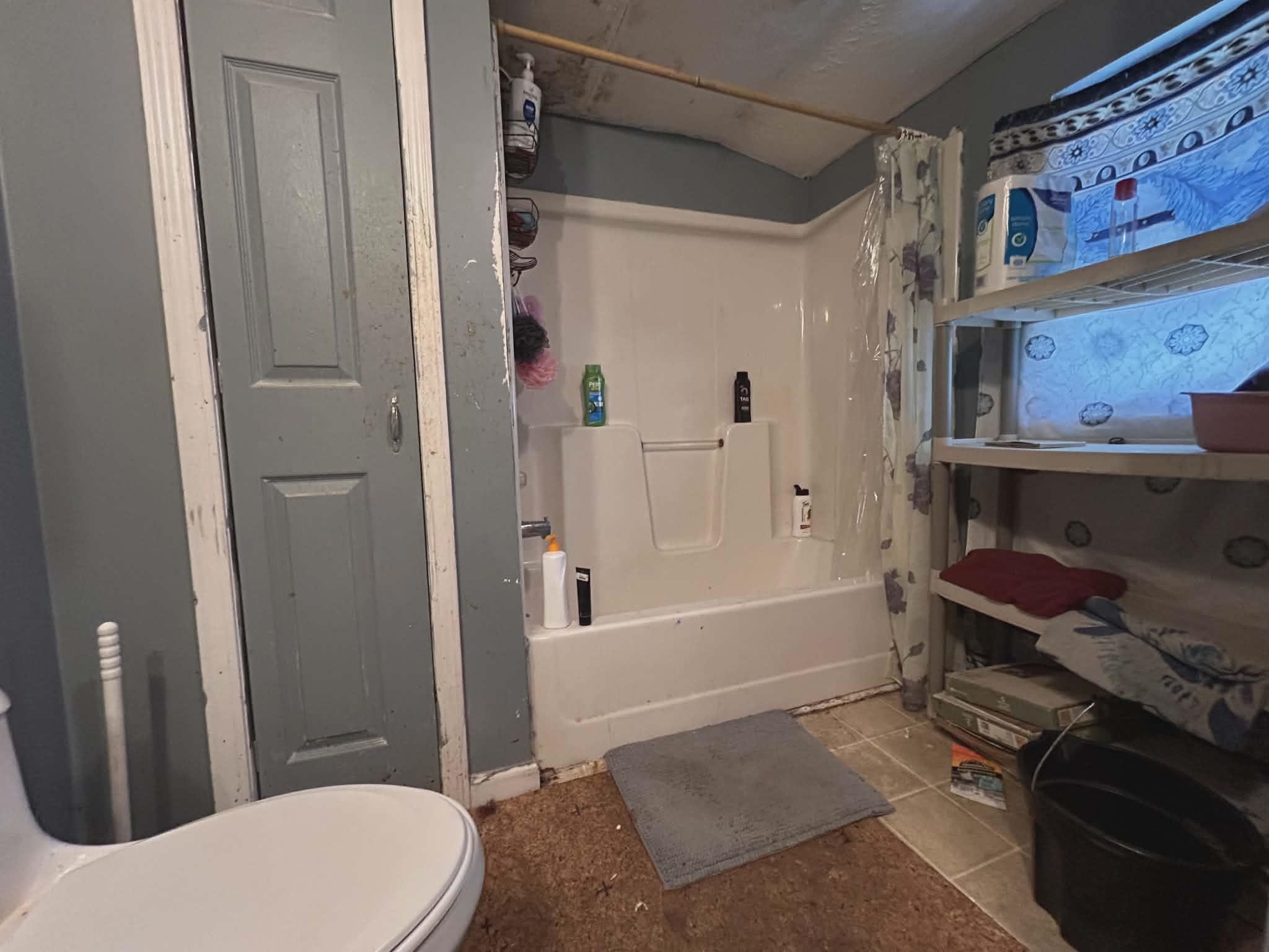 204 Locust Street Narrows VA 24124