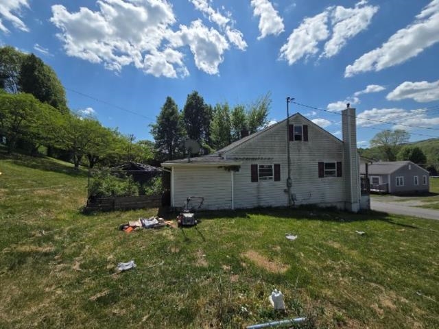 204 Locust Street Narrows VA 24124