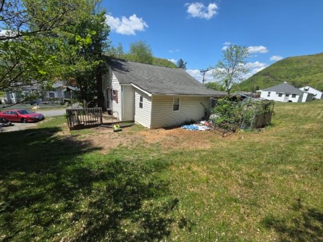 204 Locust Street Narrows VA 24124