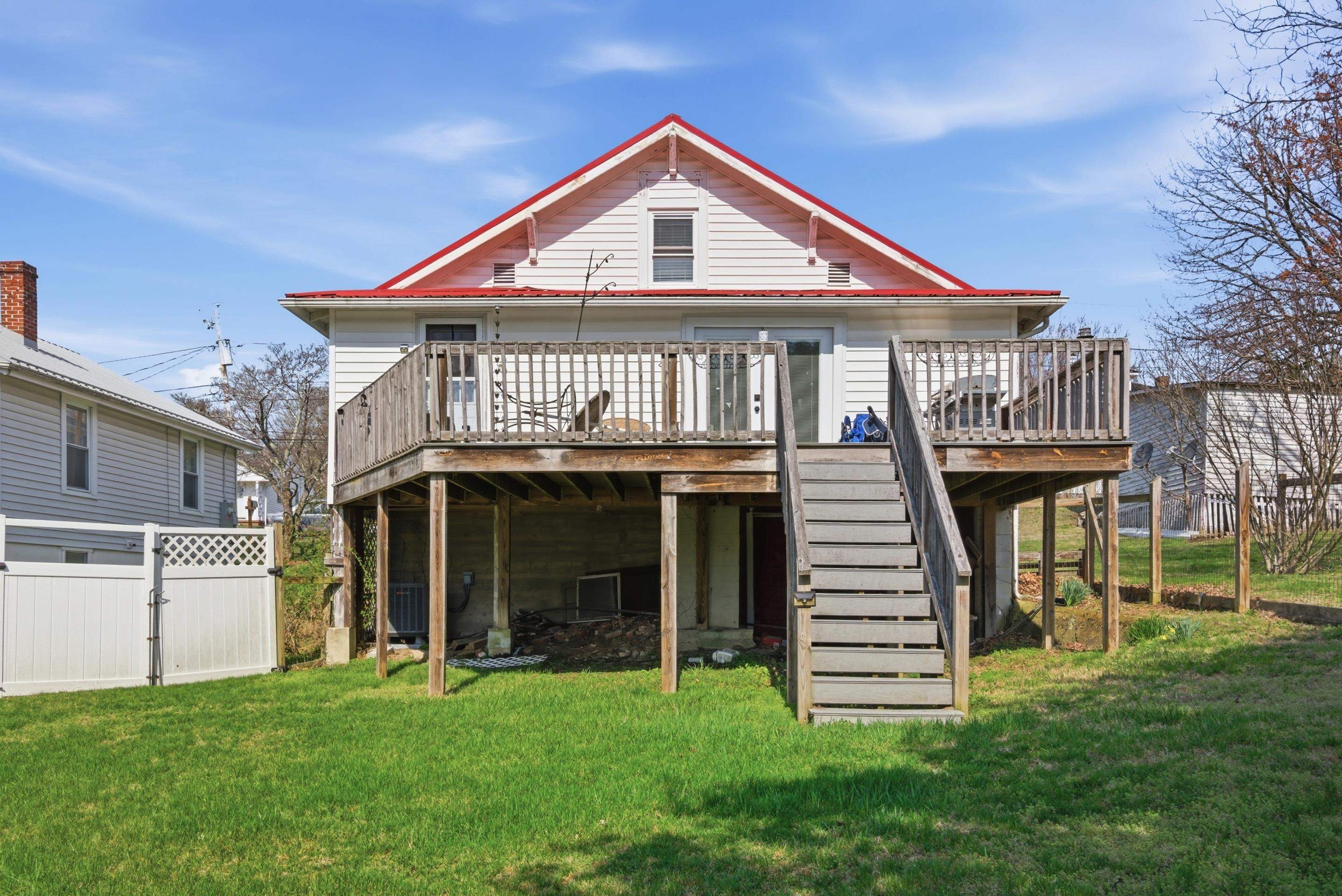 945 W North Street Wytheville VA 24382