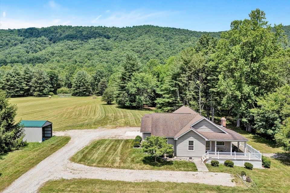 8055 Johns Creek Road New Castle VA 24127