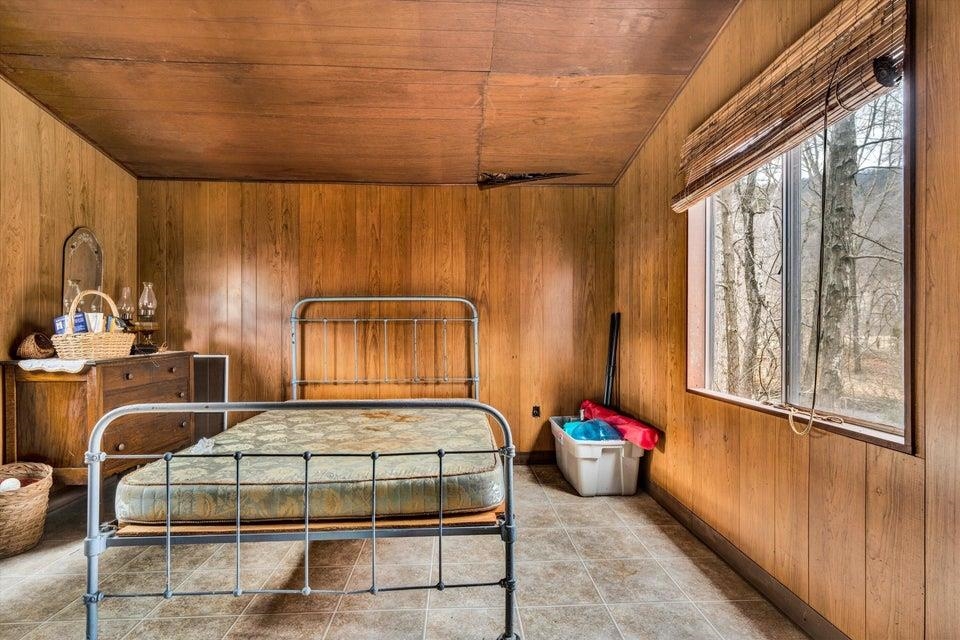 8055 Johns Creek Road New Castle VA 24127