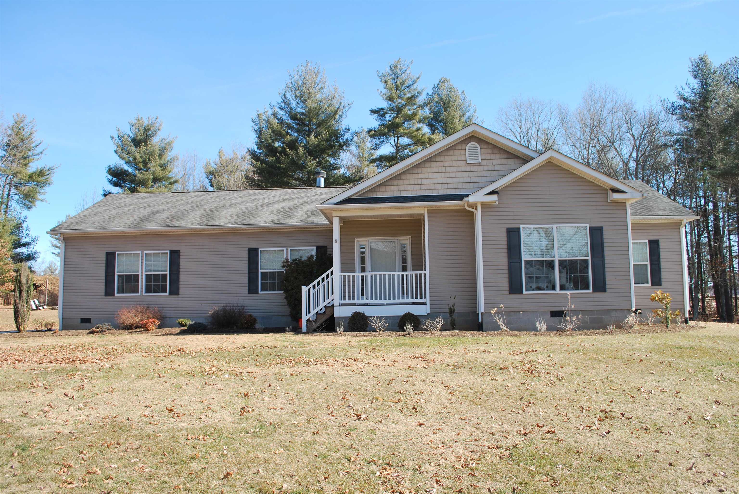 Floyd VA, 241 Sams Road SE