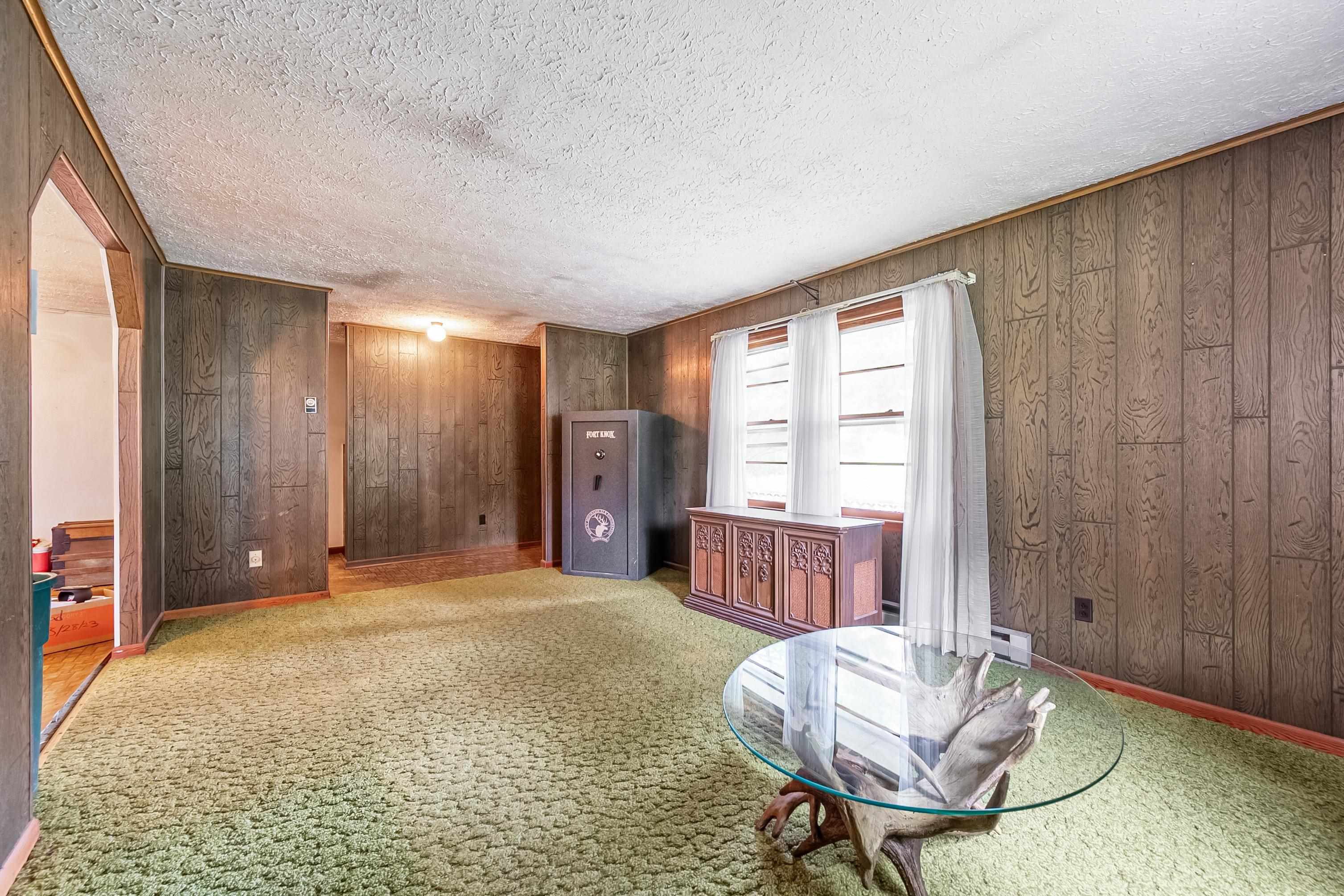 3722 Wesendonck Road Bland VA 24315