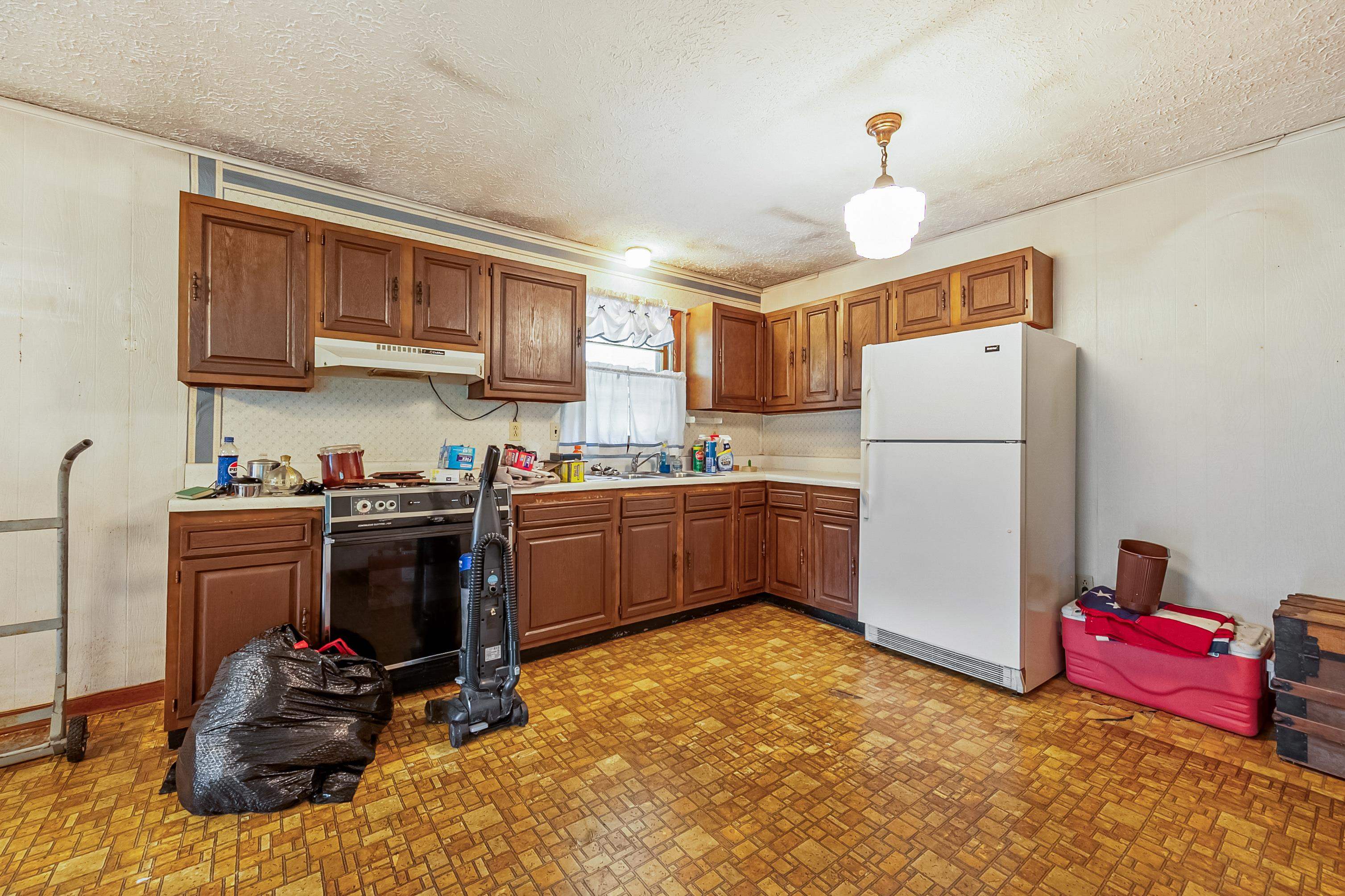 3722 Wesendonck Road Bland VA 24315