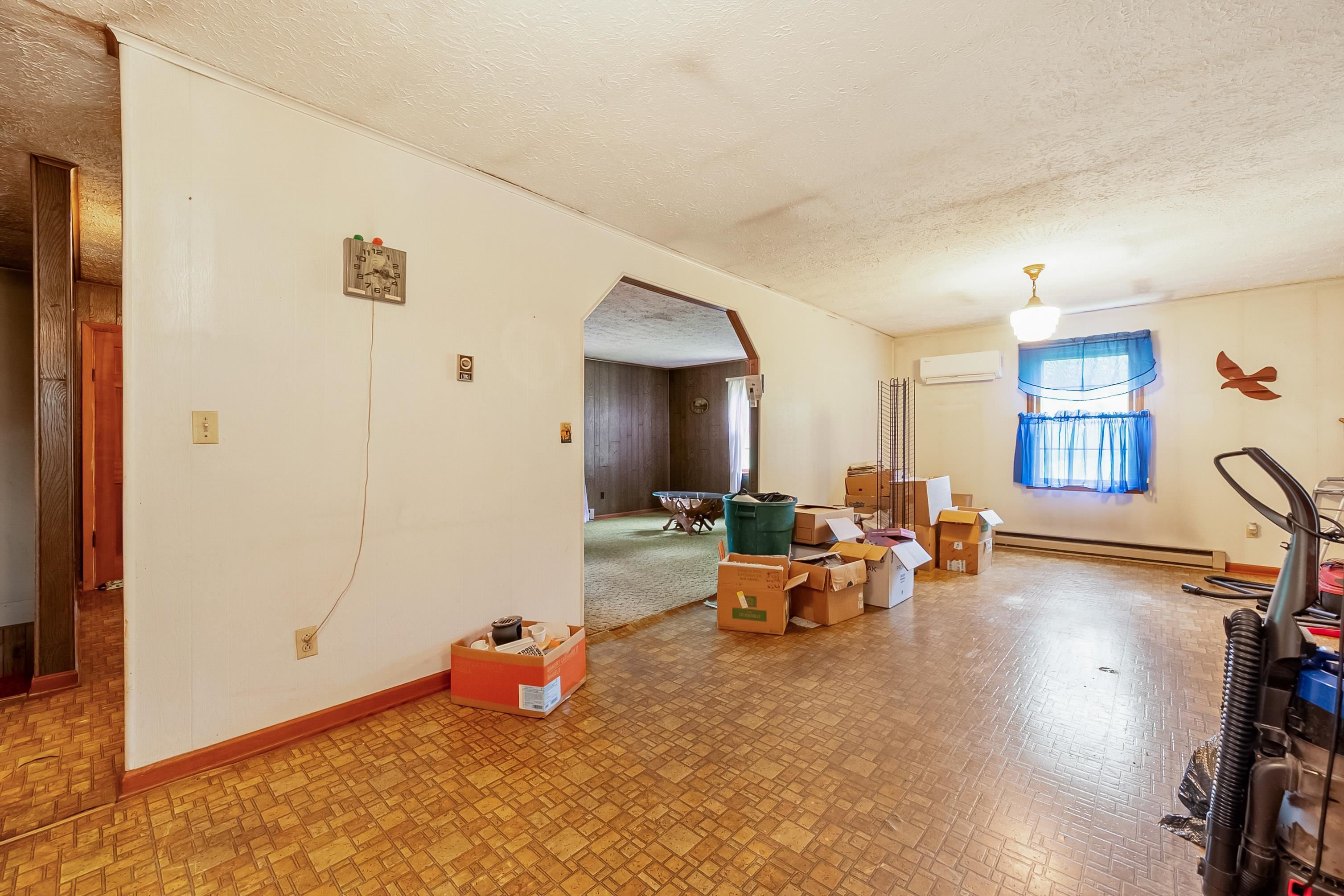 3722 Wesendonck Road Bland VA 24315