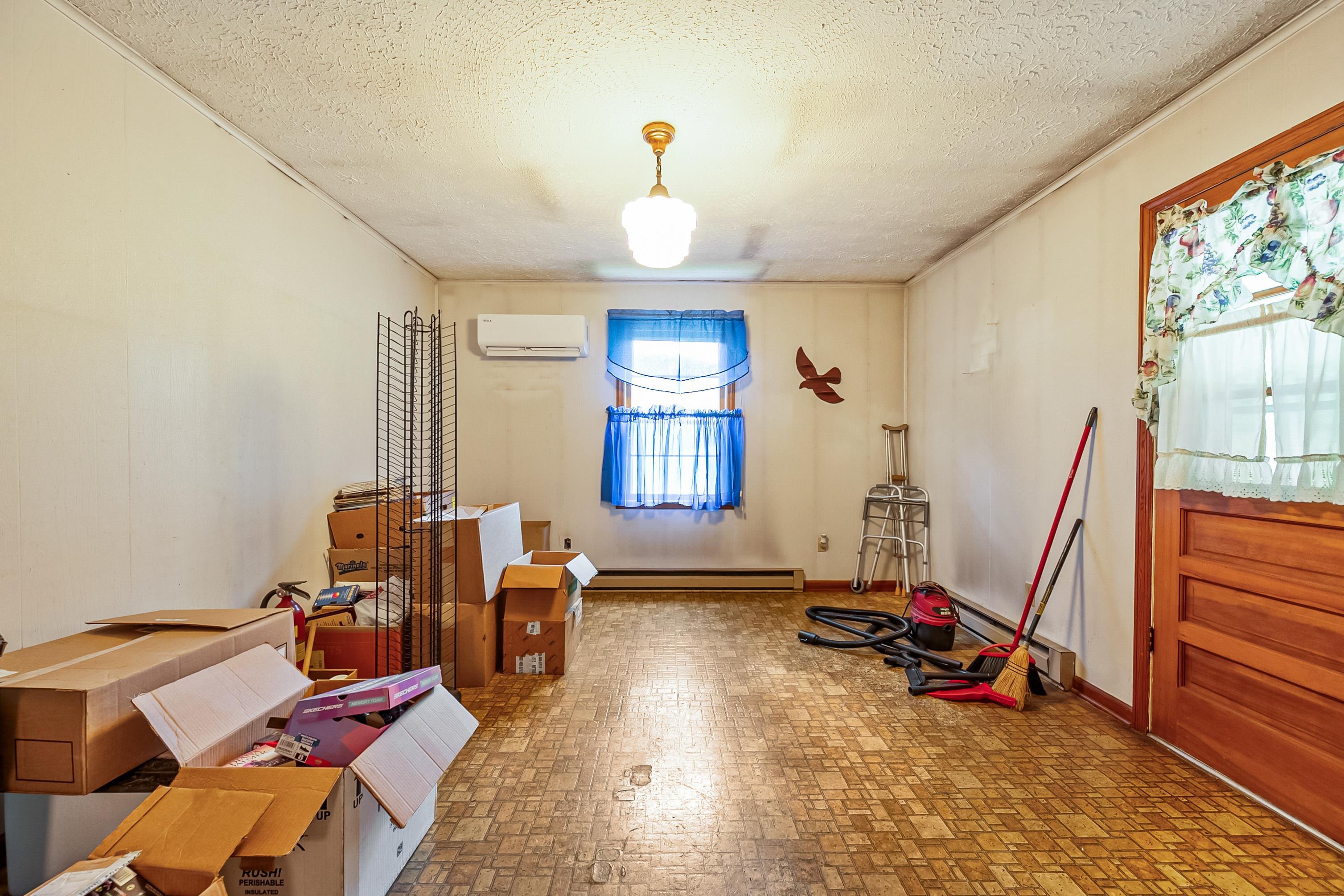 3722 Wesendonck Road Bland VA 24315