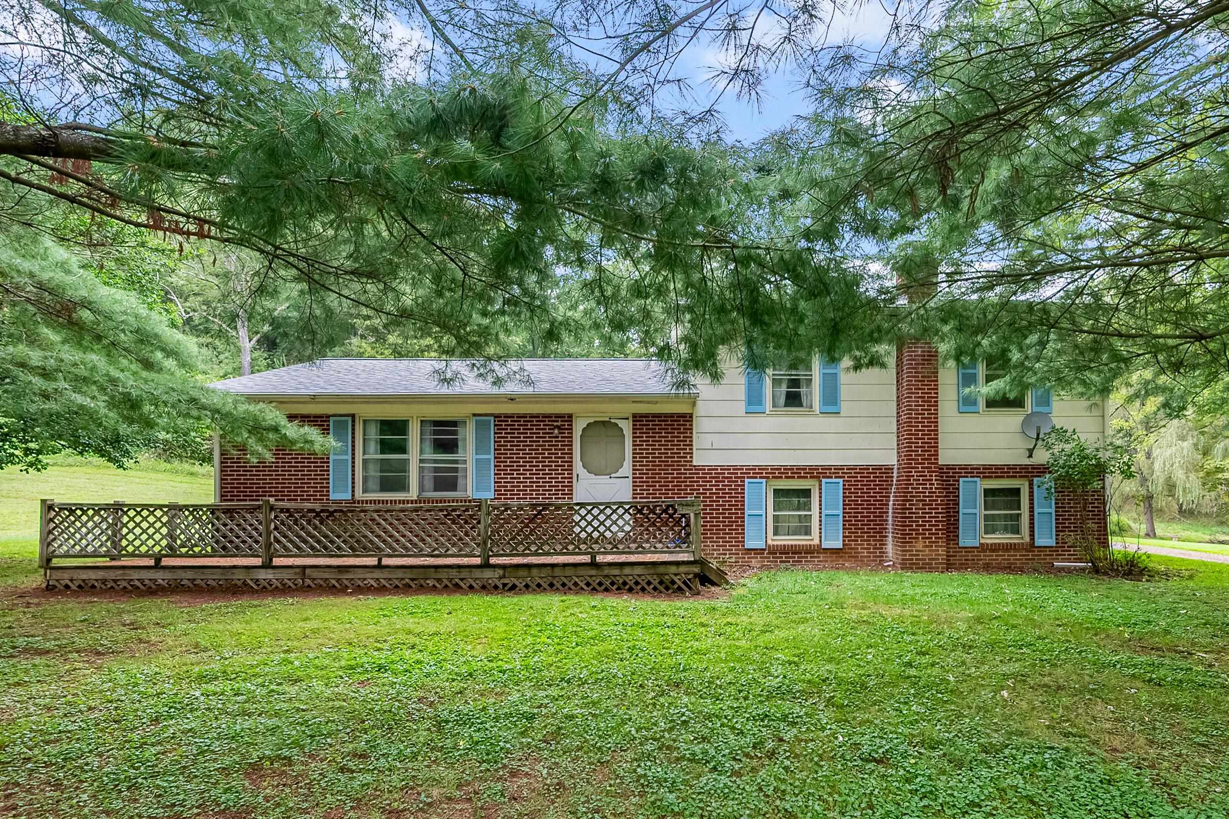 3722 Wesendonck Road Bland VA 24315