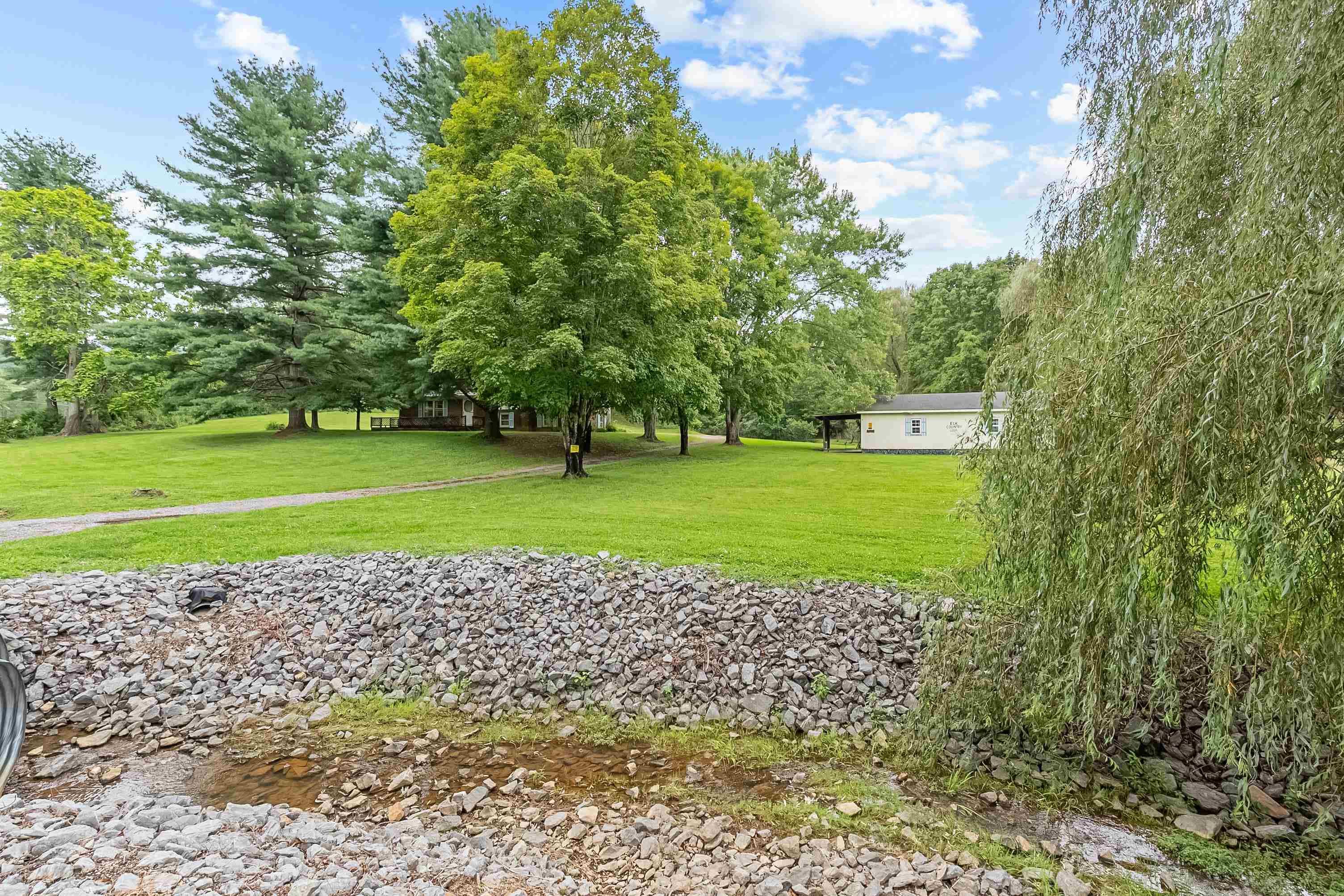 3722 Wesendonck Road Bland VA 24315