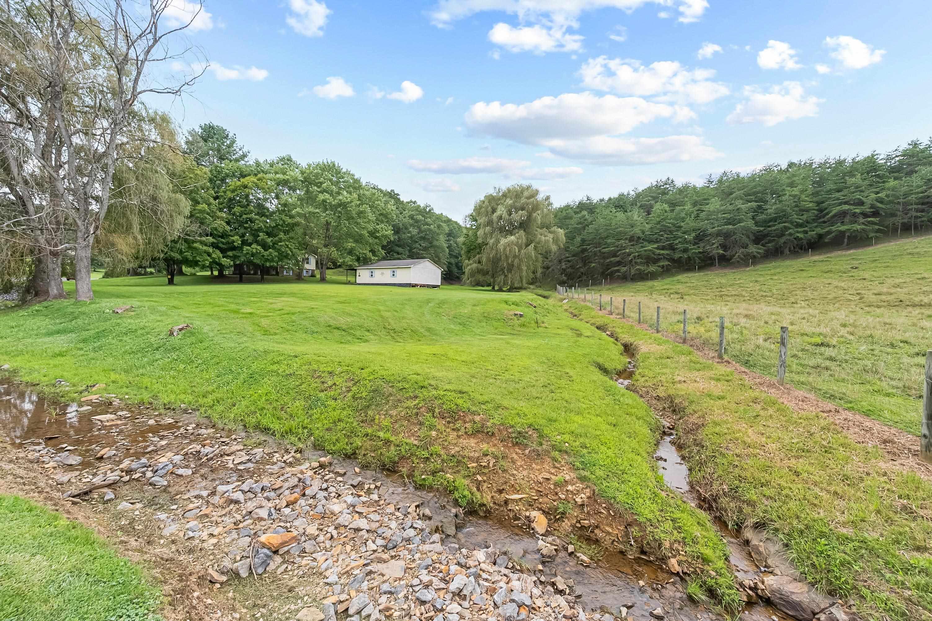 3722 Wesendonck Road Bland VA 24315